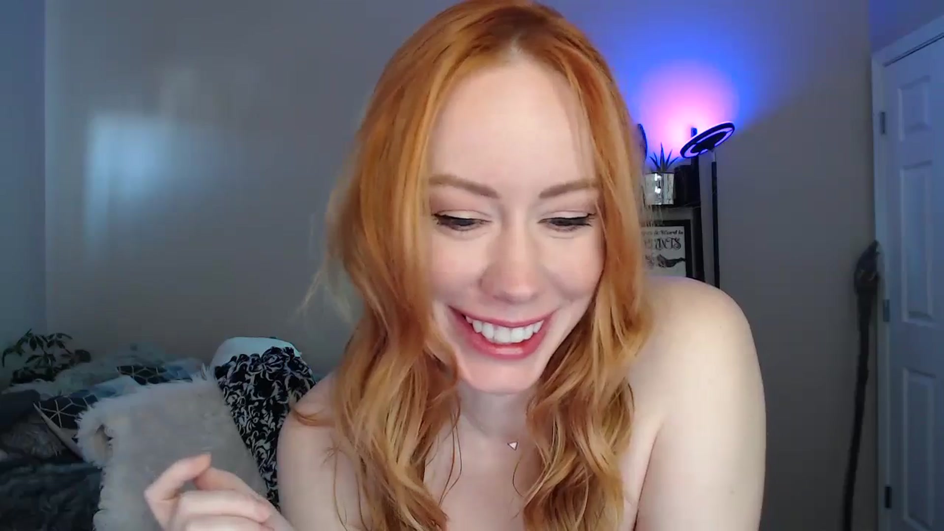 Gallery image thumbnail from MsRedheadMILF's myfreecams stream on, 12/13/2024, 15:21 image 13 of 20