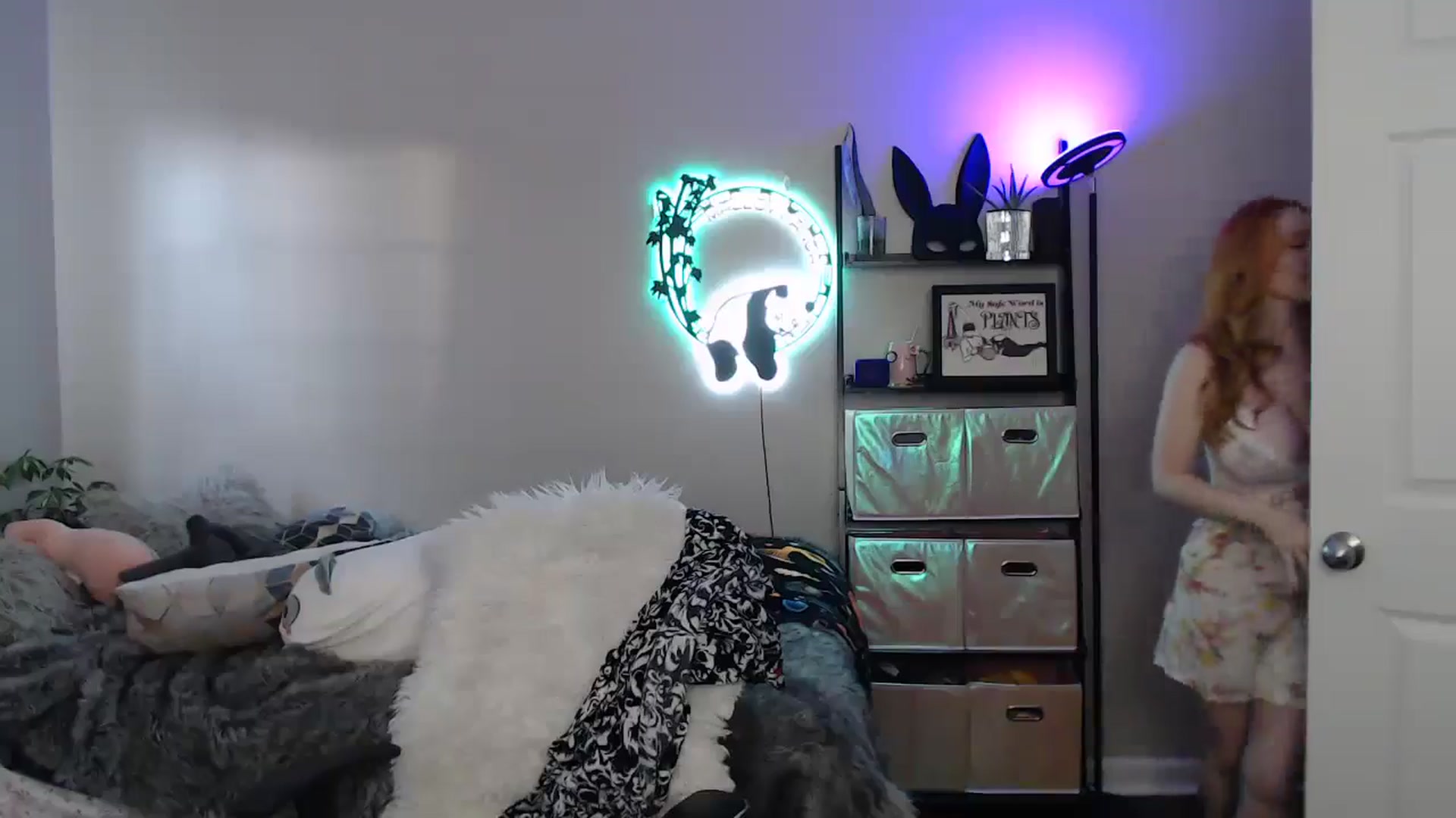 Gallery image thumbnail from MsRedheadMILF's myfreecams stream on, 12/15/2024, 22:03 image 6 of 20
