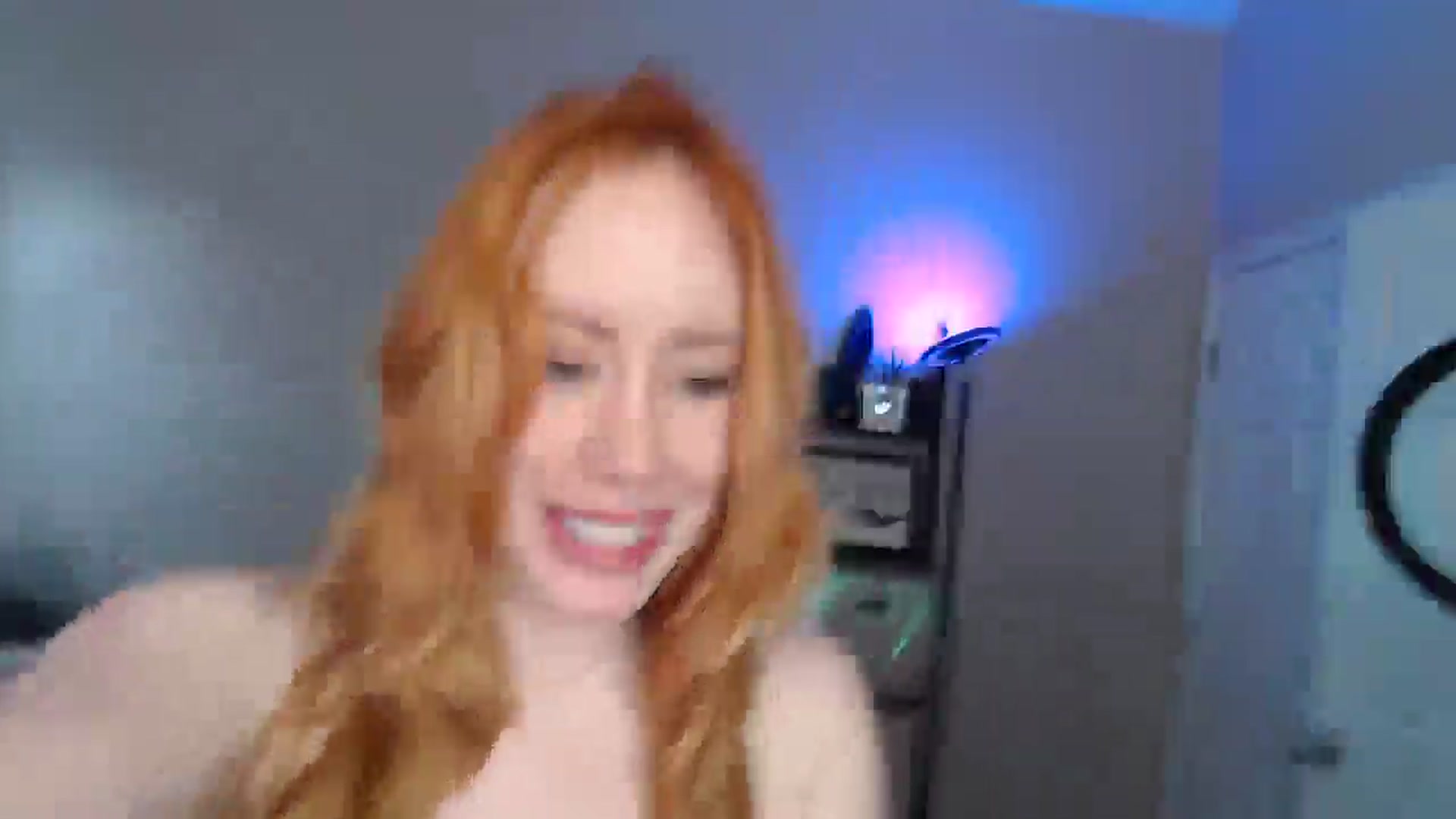 Gallery image thumbnail from MsRedheadMILF's myfreecams stream on, 12/15/2024, 22:03 image 13 of 20