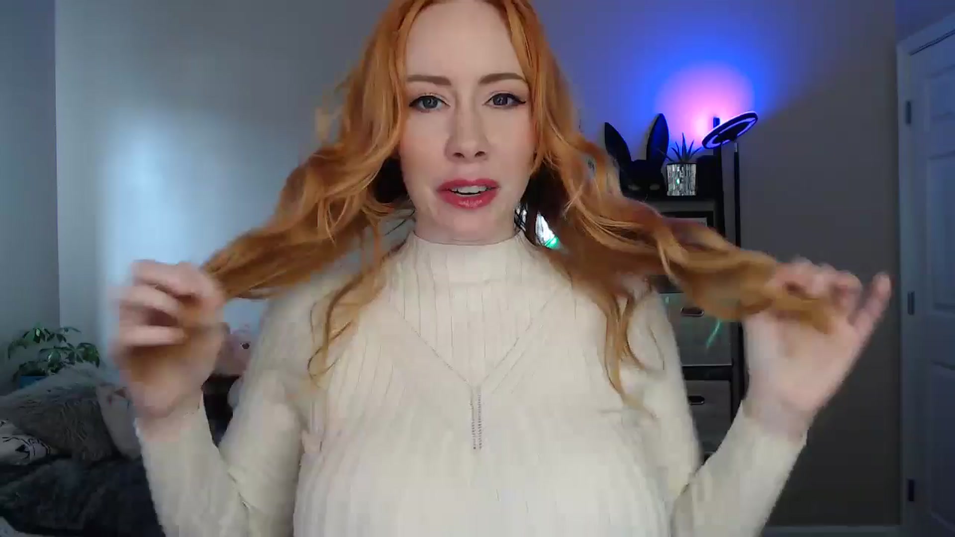Gallery image thumbnail from MsRedheadMILF's myfreecams stream on, 12/16/2024, 16:51 image 1 of 20