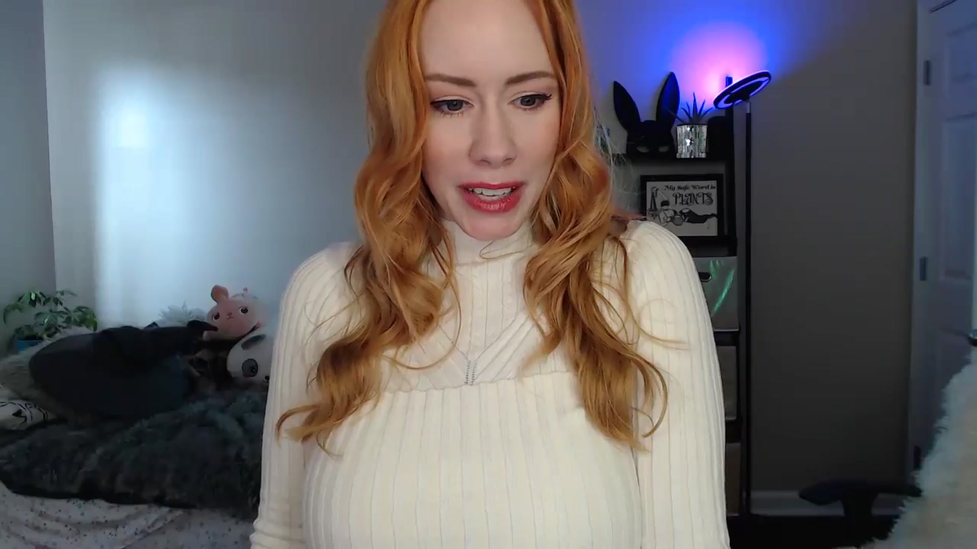 Gallery image thumbnail from MsRedheadMILF's myfreecams stream on, 12/16/2024, 16:51 image 16 of 20