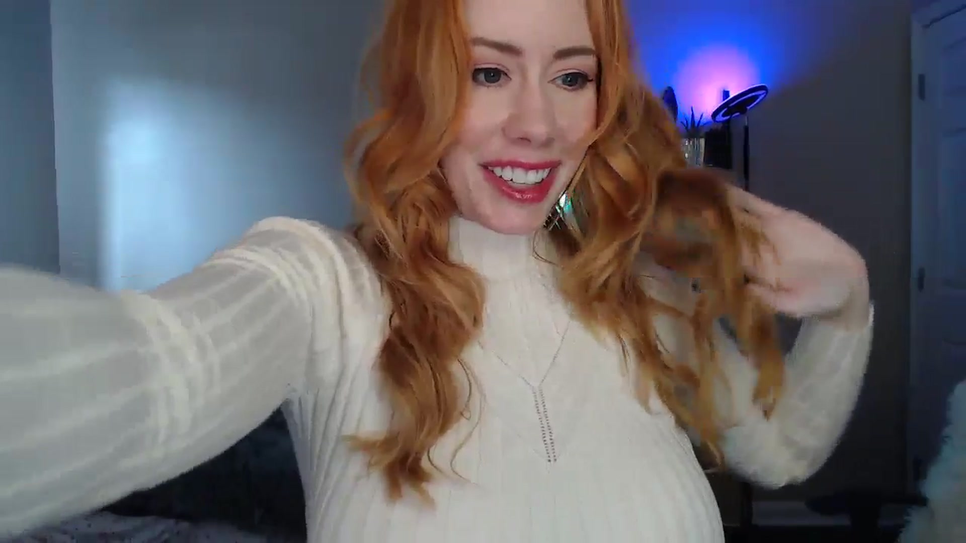 Gallery image thumbnail from MsRedheadMILF's myfreecams stream on, 12/16/2024, 16:51 image 9 of 20