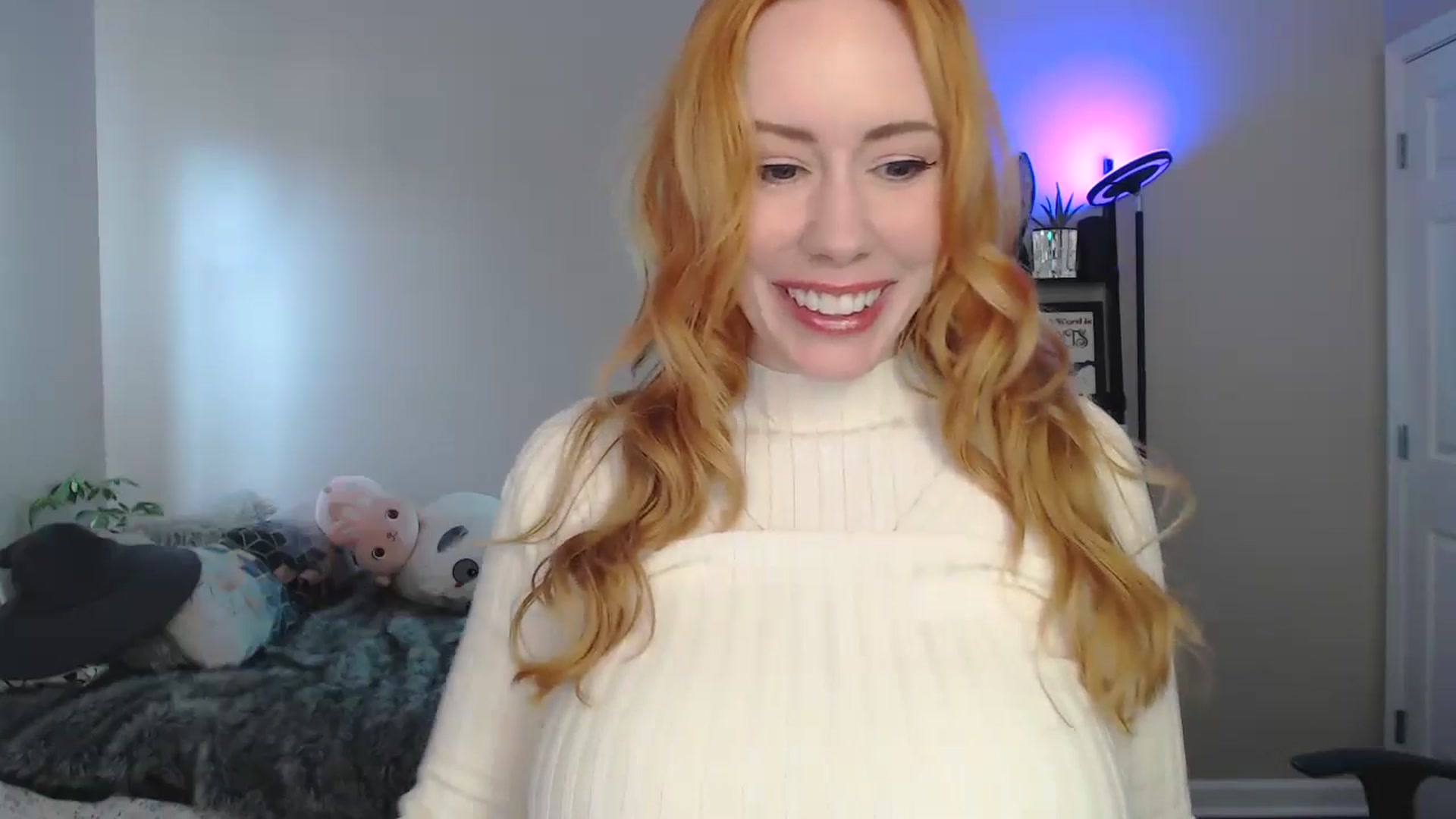 Gallery image thumbnail from MsRedheadMILF's myfreecams stream on, 12/16/2024, 17:25 image 6 of 20