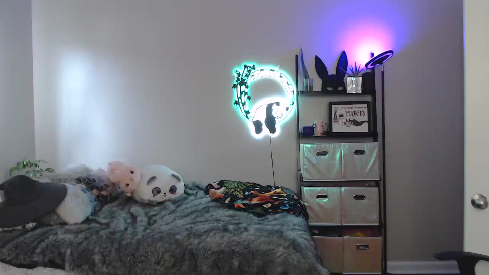 Gallery image thumbnail from MsRedheadMILF's myfreecams stream on, 12/16/2024, 17:25 image 10 of 20