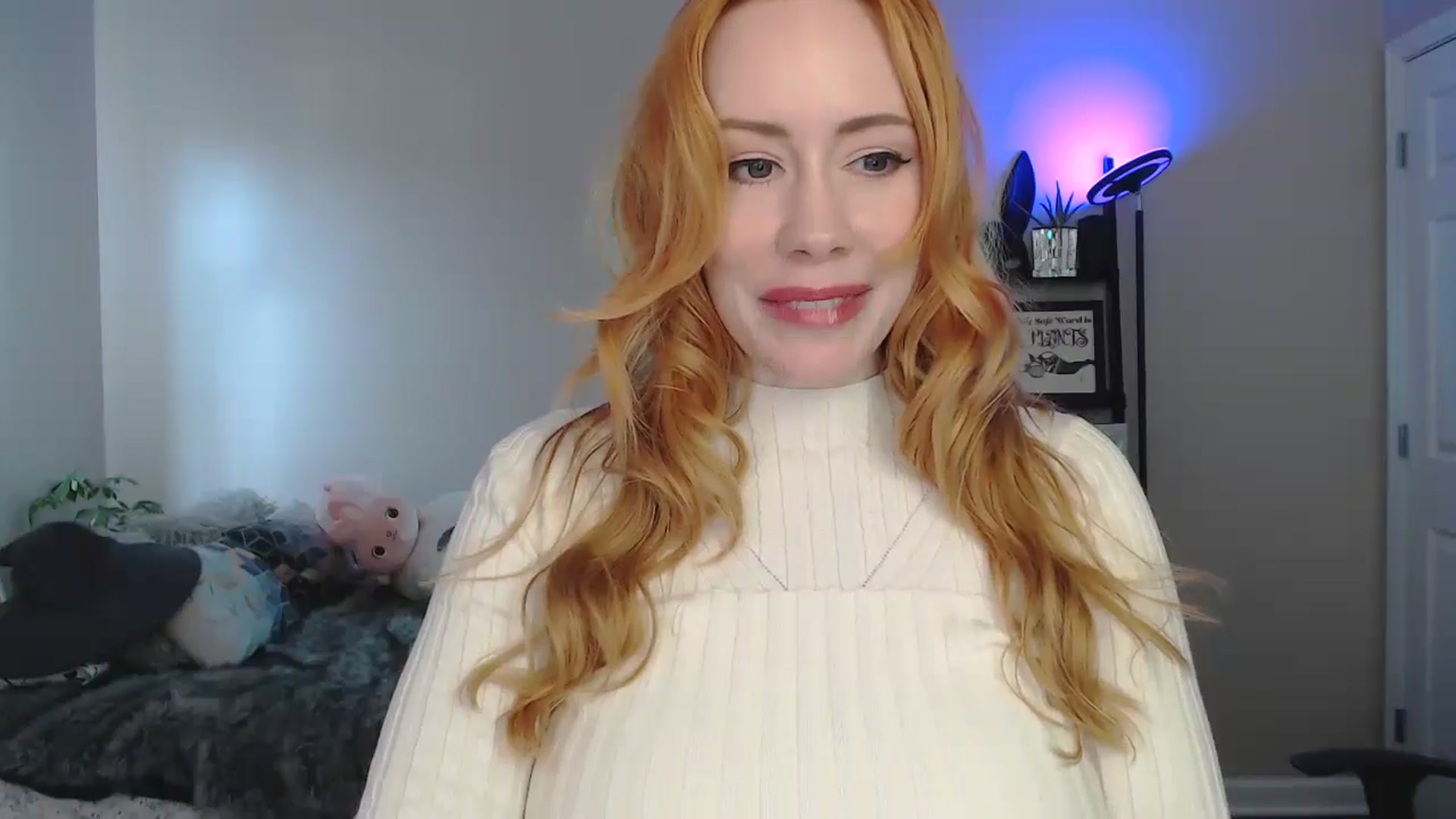 Gallery image thumbnail from MsRedheadMILF's myfreecams stream on, 12/16/2024, 17:25 image 8 of 20