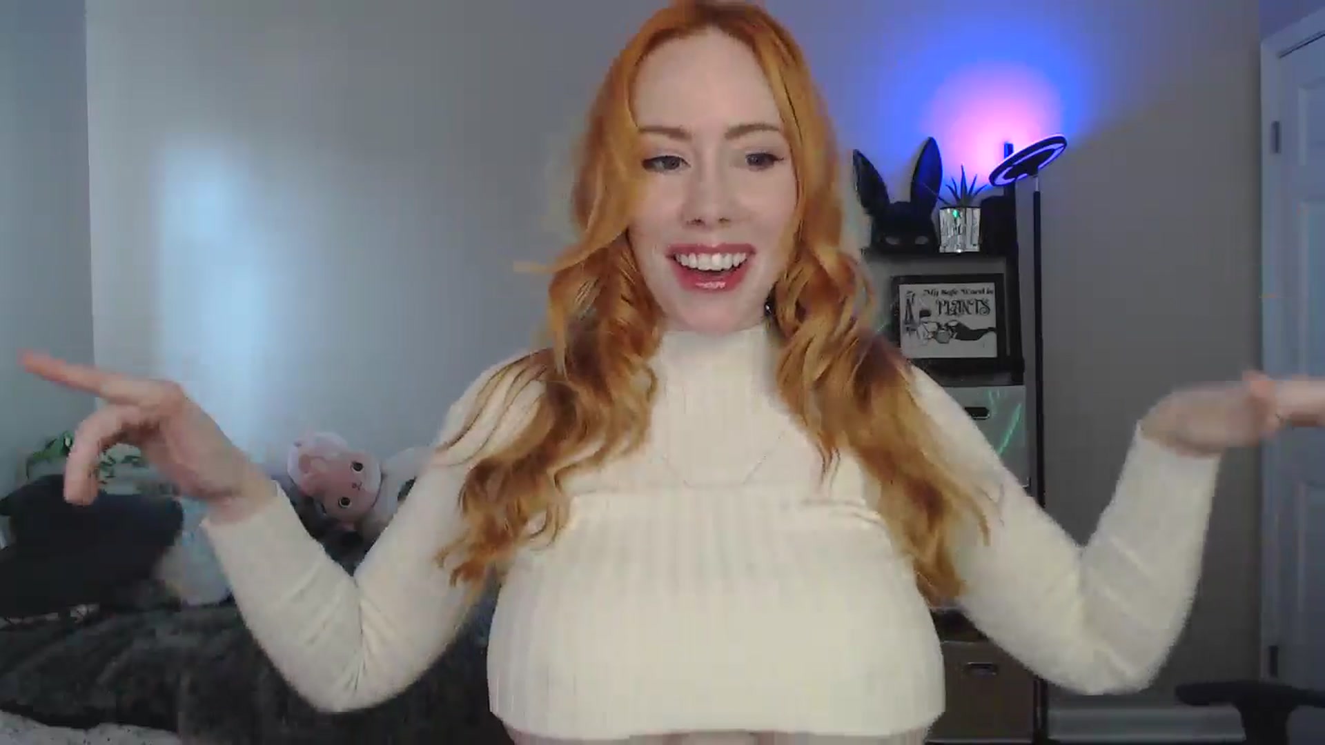 Gallery image thumbnail from MsRedheadMILF's myfreecams stream on, 12/16/2024, 17:25 image 7 of 20