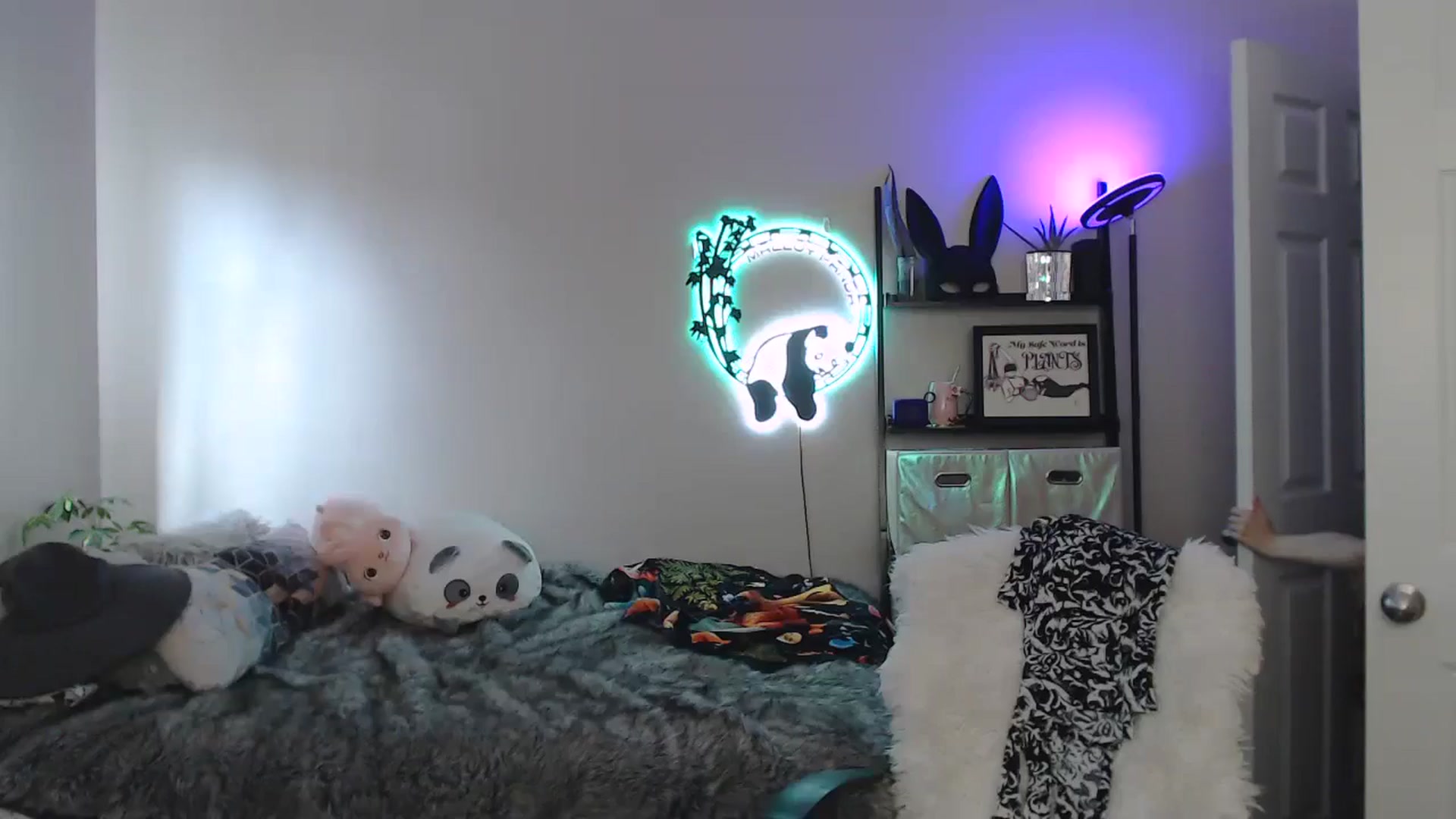 Gallery image thumbnail from MsRedheadMILF's myfreecams stream on, 12/16/2024, 18:49 image 8 of 20