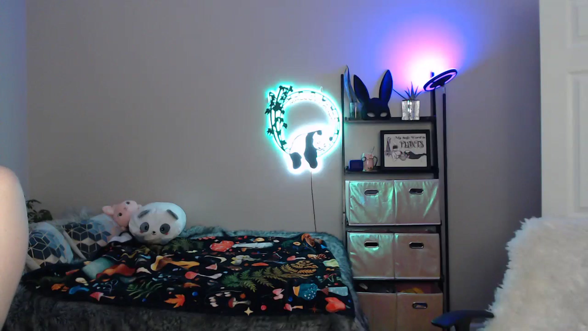 Gallery image thumbnail from MsRedheadMILF's myfreecams stream on, 12/17/2024, 23:41 image 7 of 20