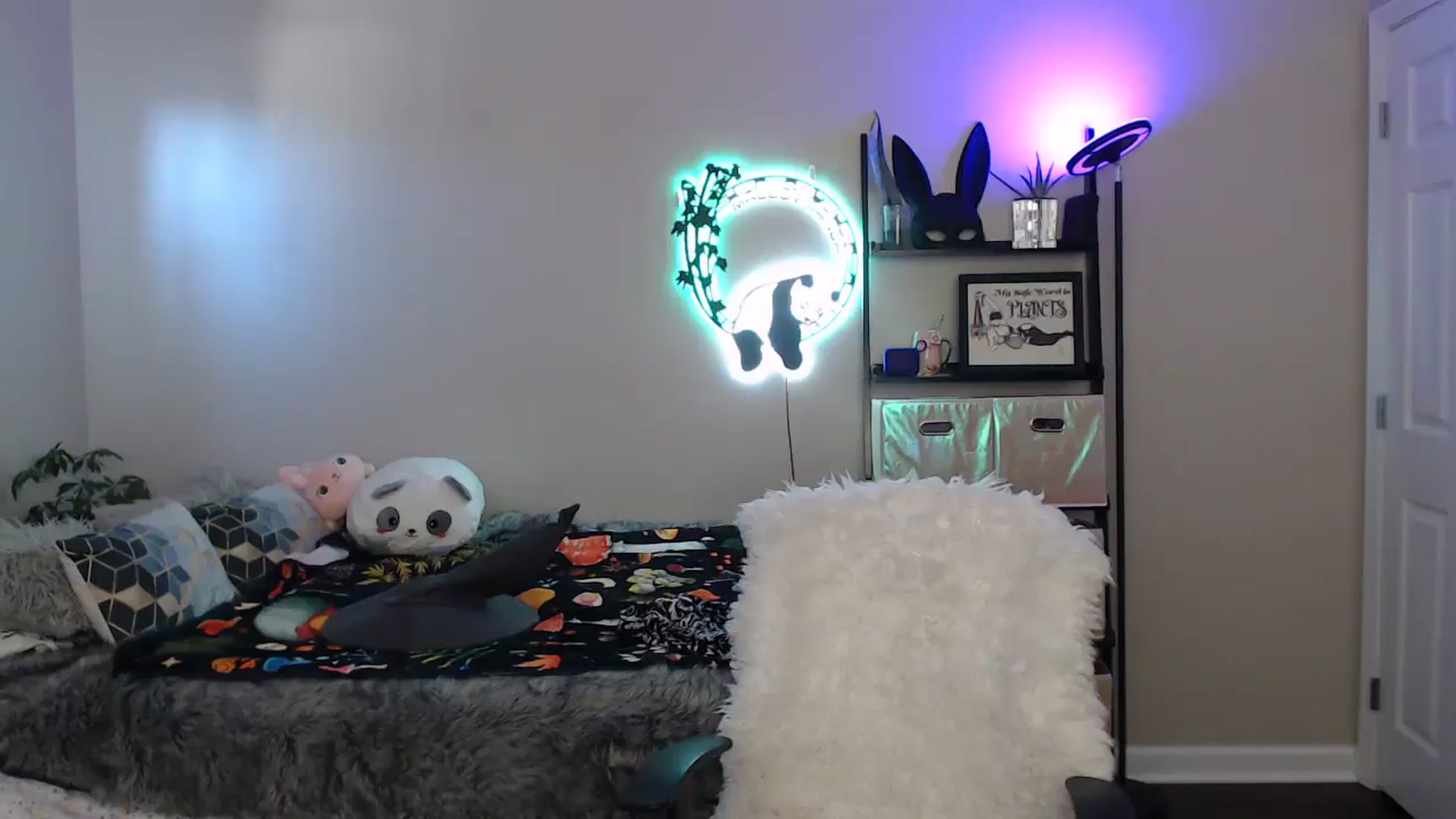 Gallery image thumbnail from MsRedheadMILF's myfreecams stream on, 12/20/2024, 16:42 image 5 of 20