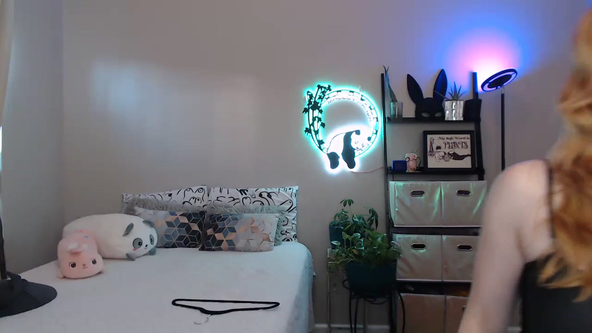 Gallery image thumbnail from MsRedheadMILF's myfreecams stream on, 12/31/2024, 22:30 image 2 of 20