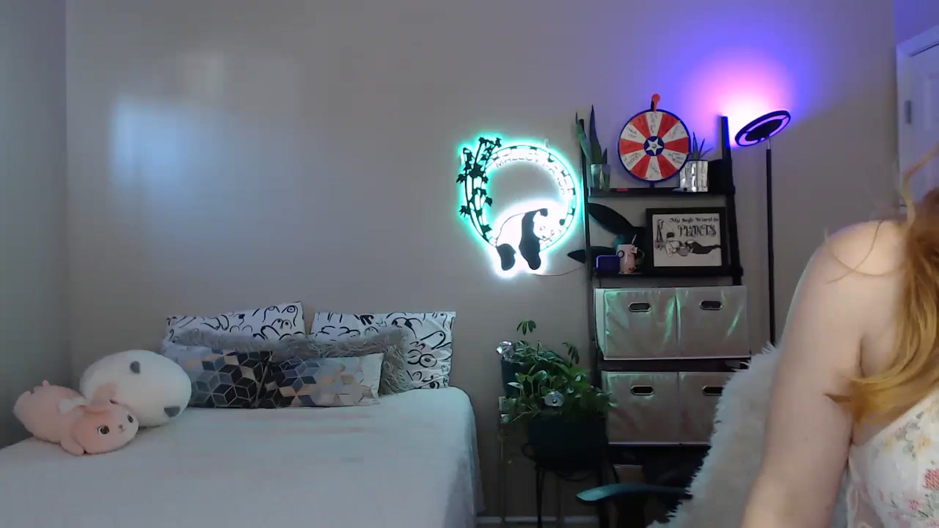 Gallery image thumbnail from MsRedheadMILF's myfreecams stream on, 01/12/2025, 16:52 image 7 of 20