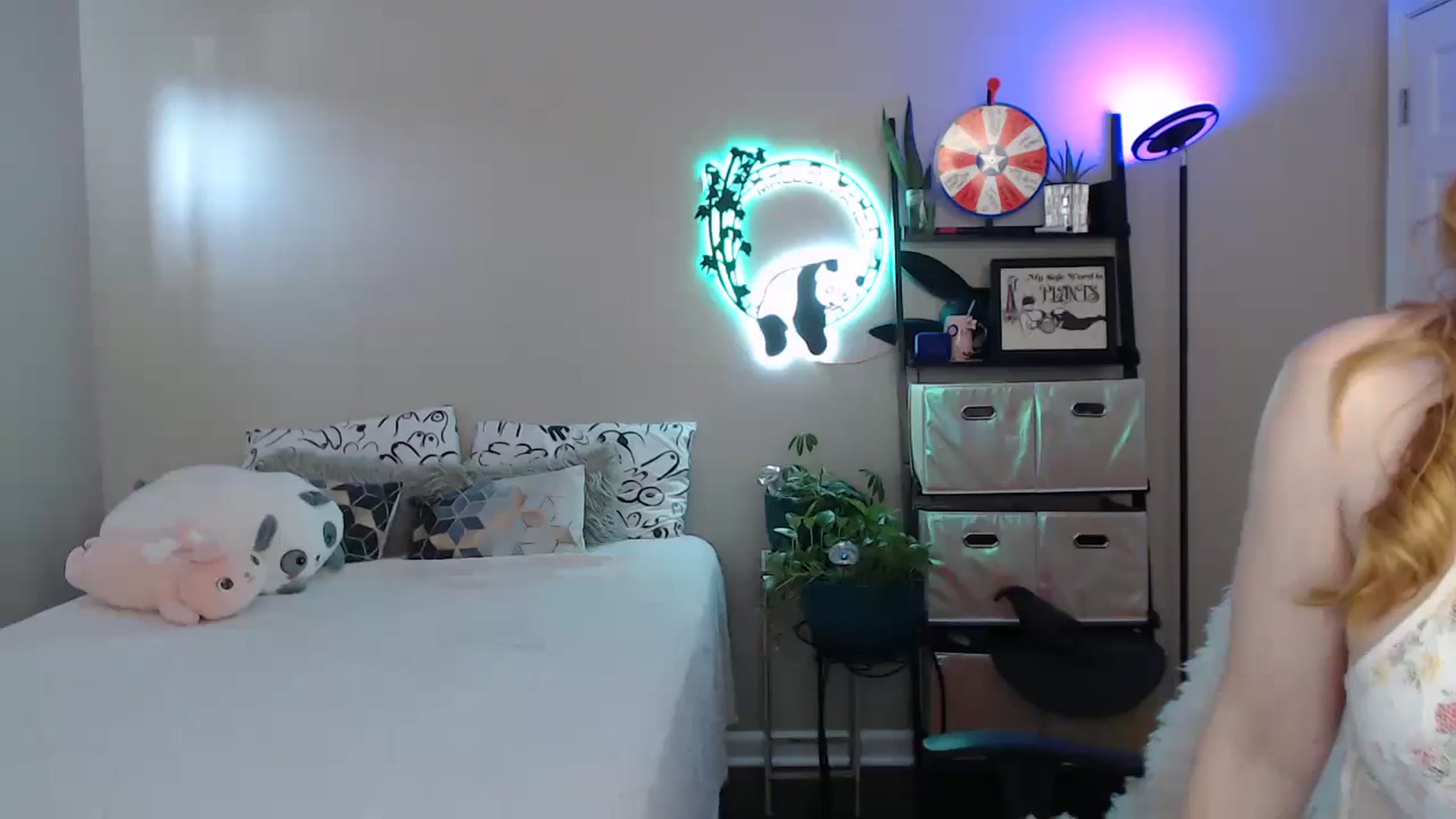 Gallery image thumbnail from MsRedheadMILF's myfreecams stream on, 01/13/2025, 18:24 image 10 of 20