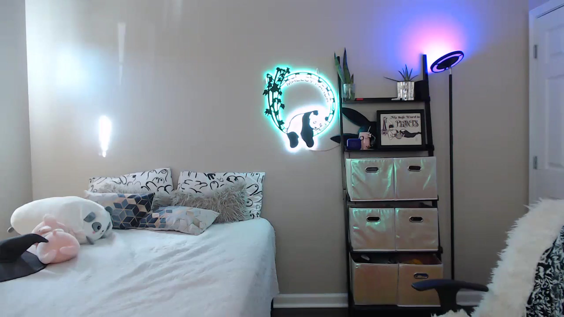 Gallery image thumbnail from MsRedheadMILF's myfreecams stream on, 01/24/2025, 20:21 image 8 of 20