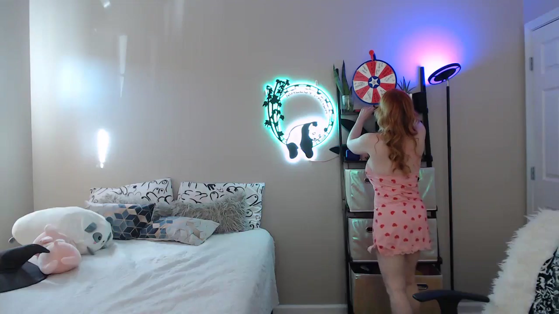 Gallery image thumbnail from MsRedheadMILF's myfreecams stream on, 01/24/2025, 20:21 image 4 of 20