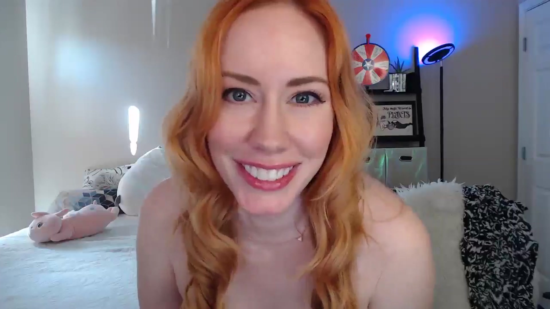 Gallery image thumbnail from MsRedheadMILF's myfreecams stream on, 02/03/2025, 21:09 image 9 of 20