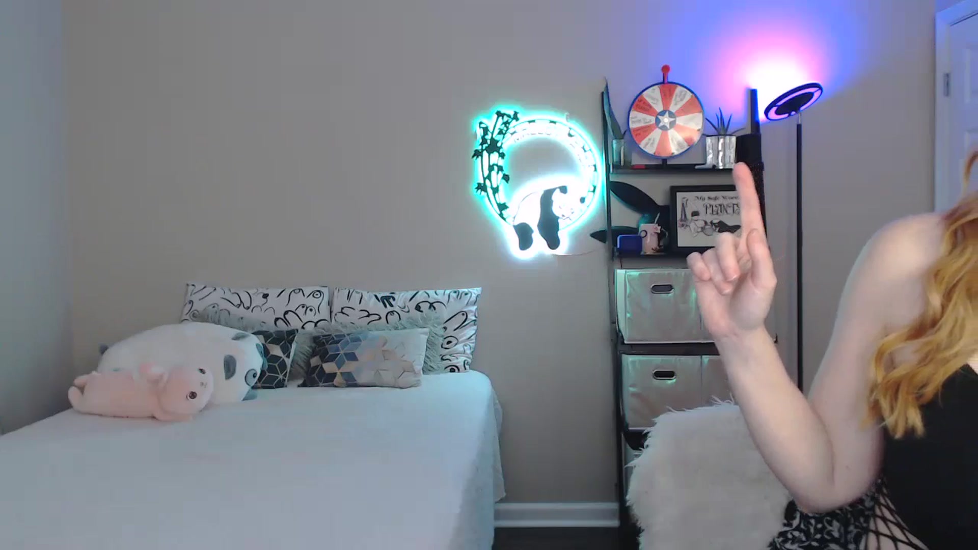 Gallery image thumbnail from MsRedheadMILF's myfreecams stream on, 02/09/2025, 01:44 image 5 of 20