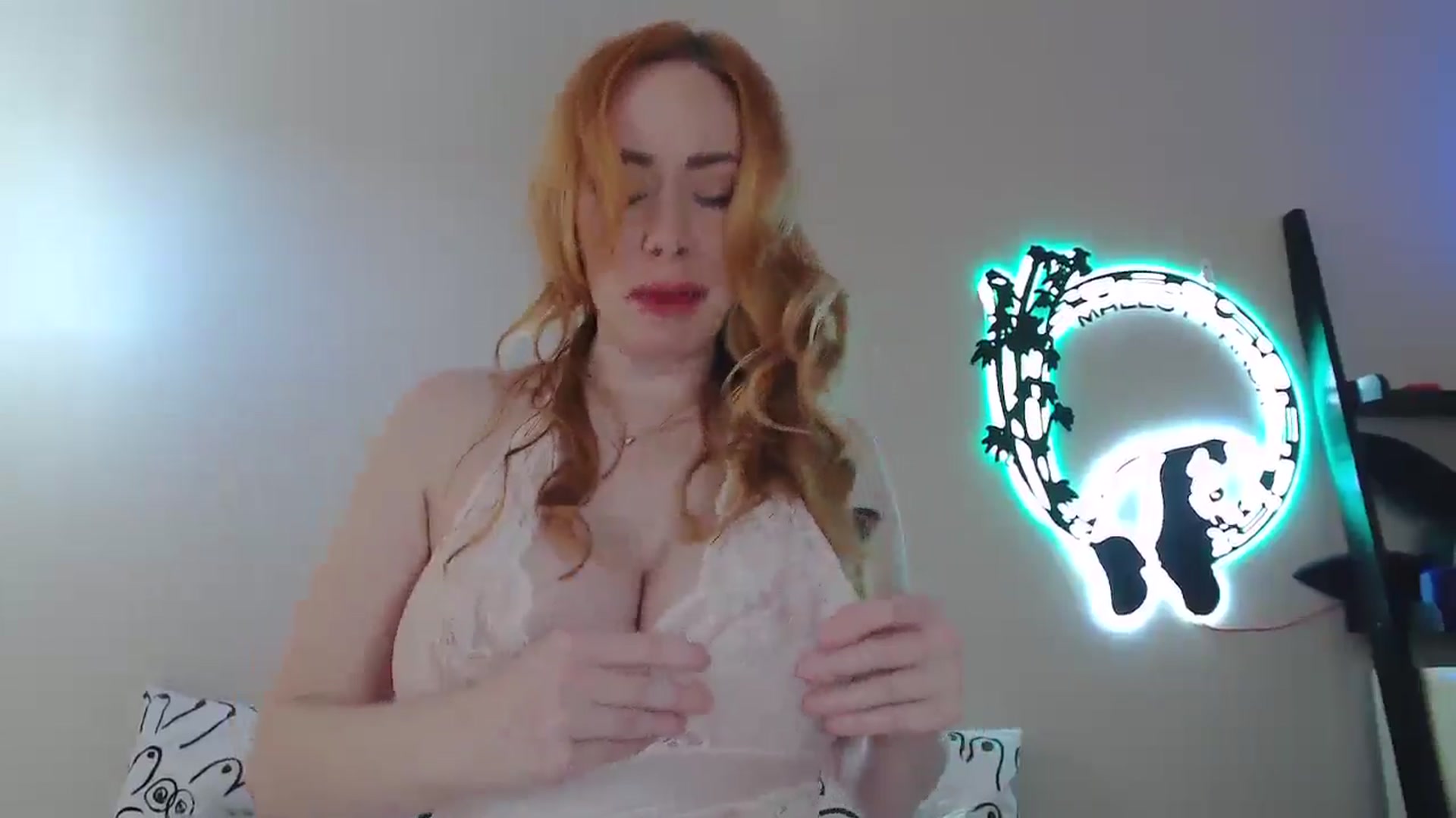 Gallery image thumbnail from MsRedheadMILF's myfreecams stream on, 02/26/2025, 21:30 image 9 of 20