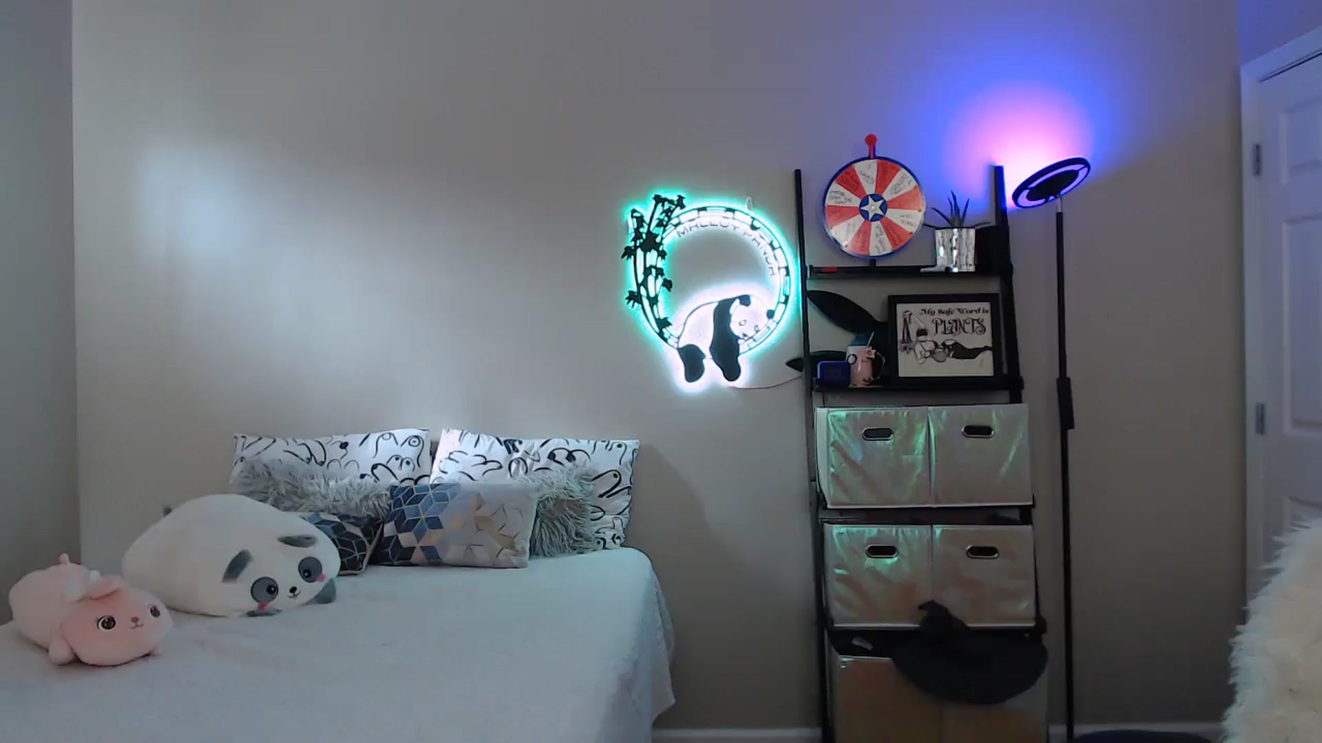 Gallery image thumbnail from MsRedheadMILF's myfreecams stream on, 03/08/2025, 21:15 image 7 of 20
