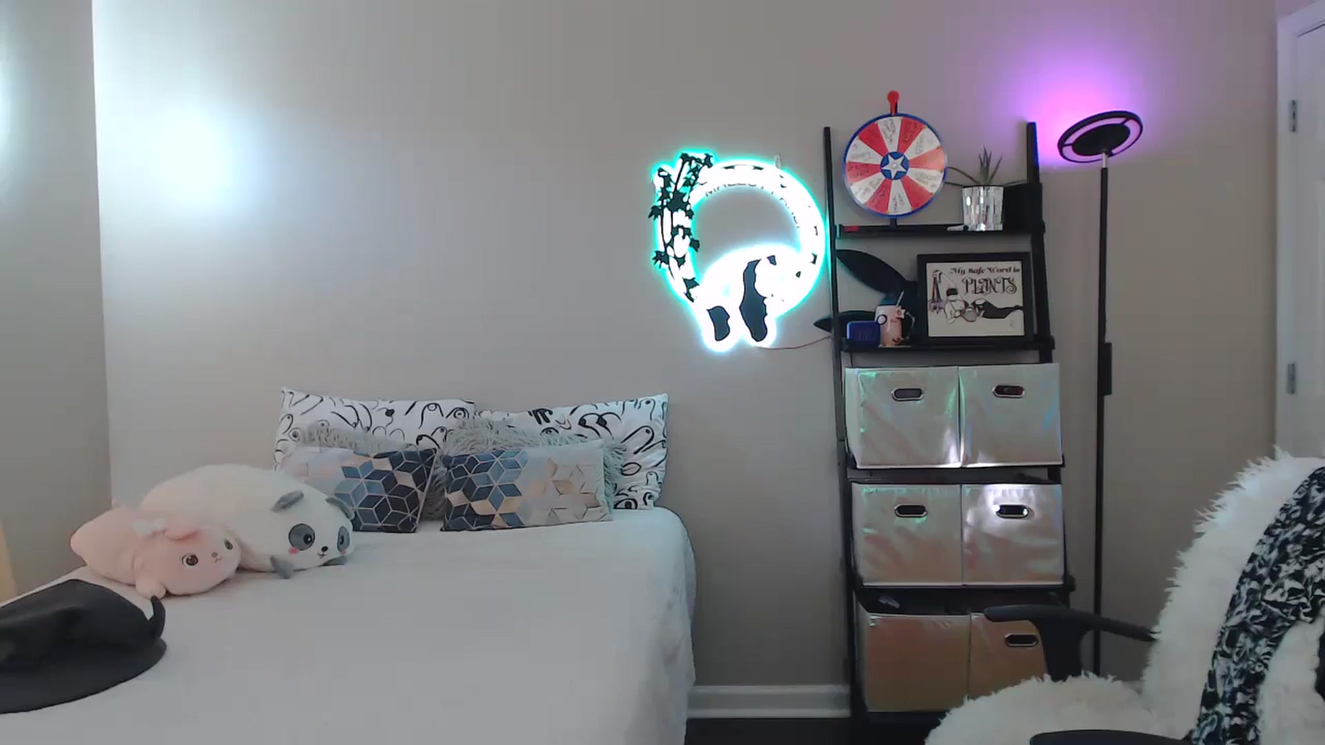 Gallery image thumbnail from MsRedheadMILF's myfreecams stream on, 03/21/2025, 22:15 image 13 of 20