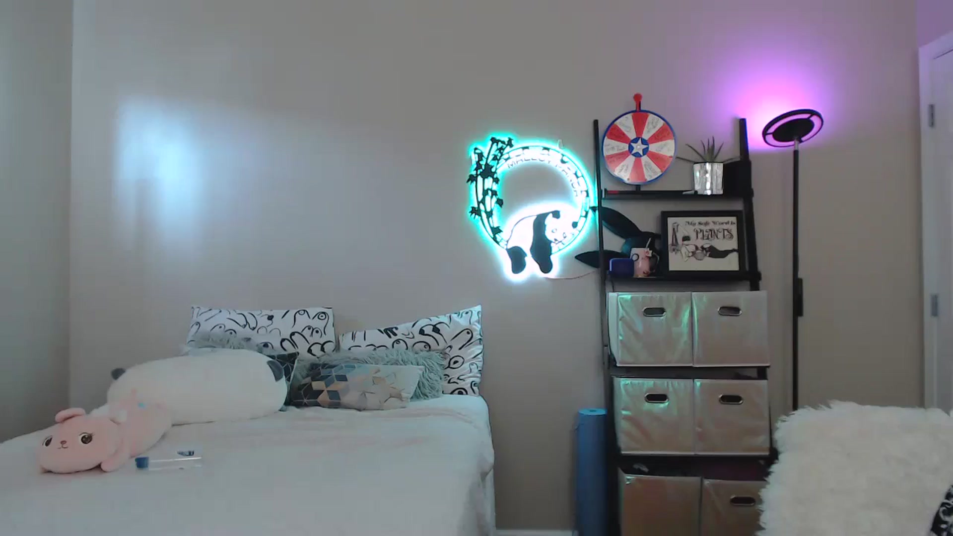 Gallery image thumbnail from MsRedheadMILF's myfreecams stream on, 04/02/2025, 18:05 image 5 of 20
