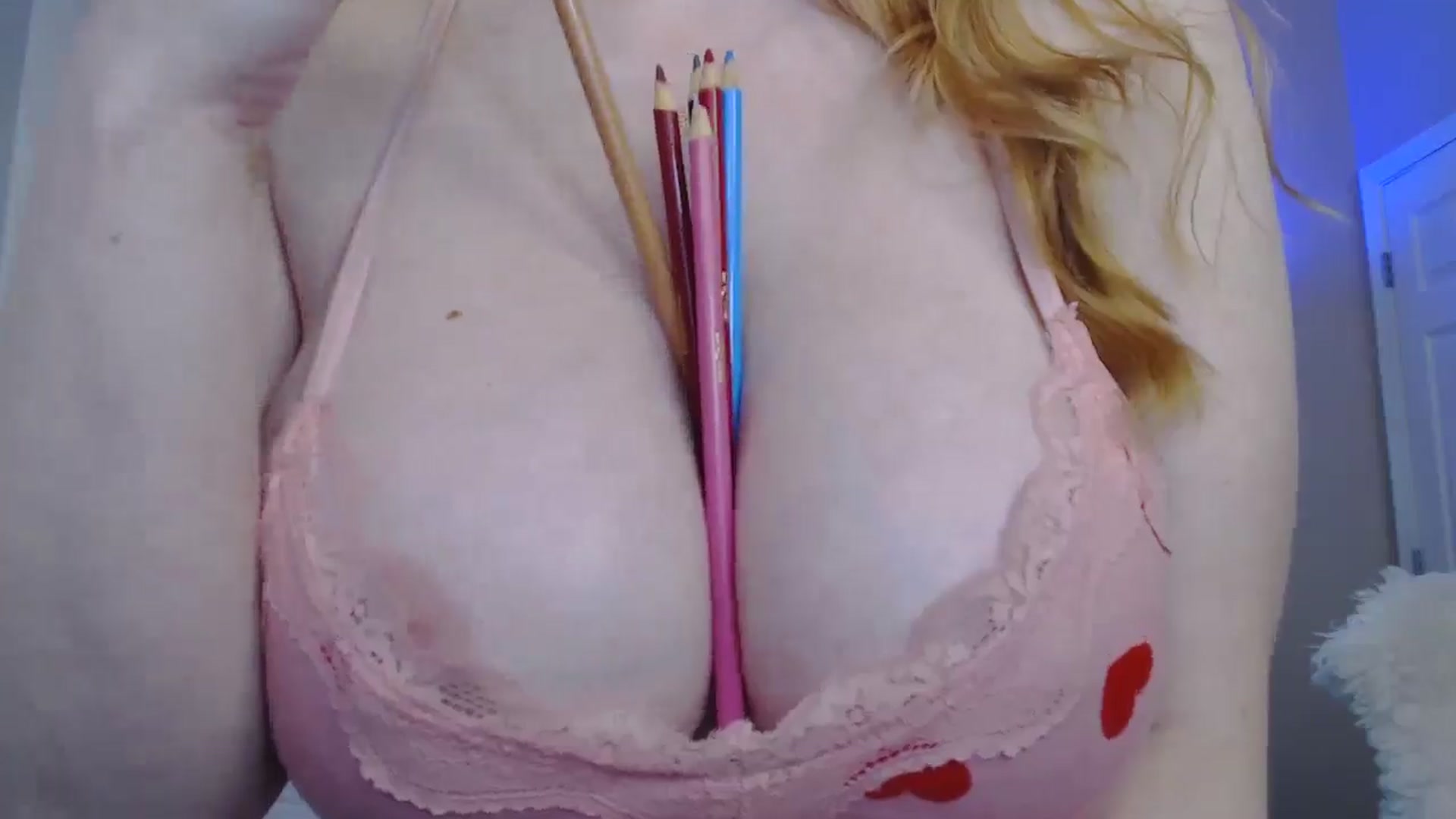 Gallery image thumbnail from MsRedheadMILF's myfreecams stream on, 04/04/2025, 20:28 image 12 of 20