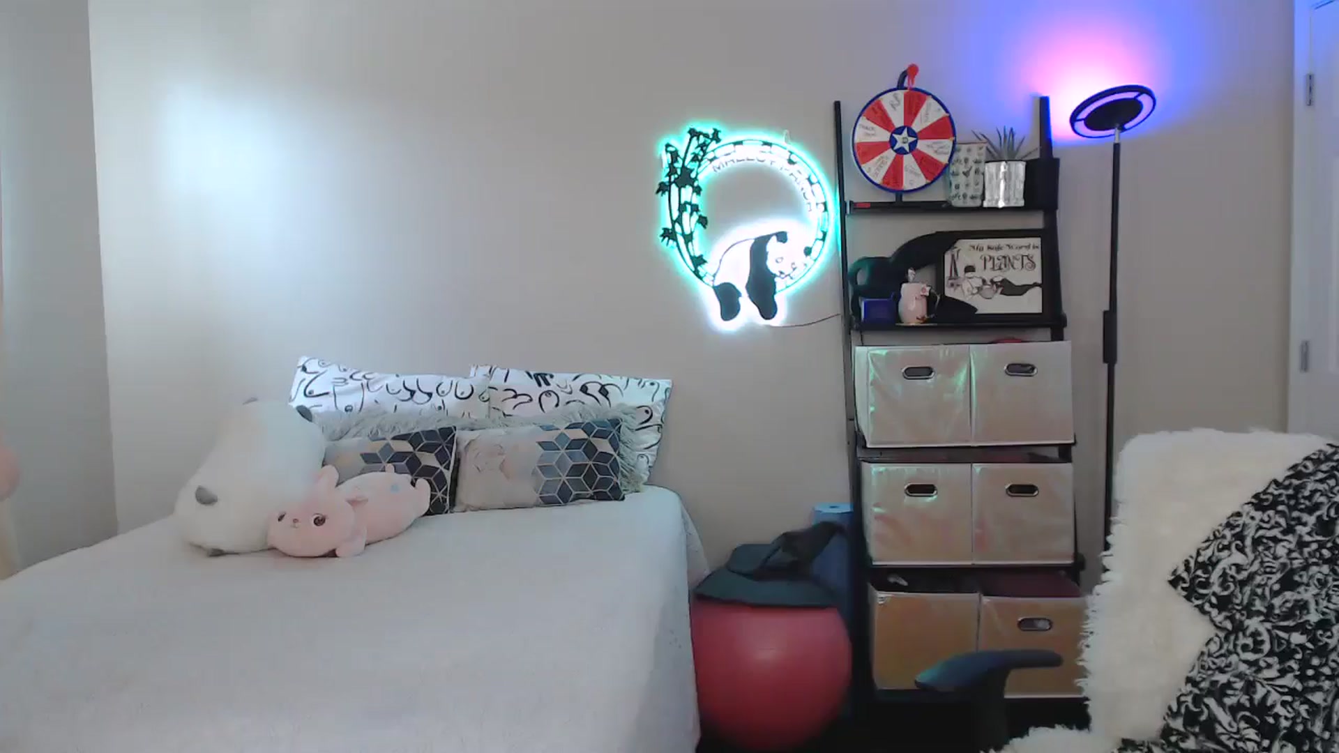 Gallery image thumbnail from MsRedheadMILF's myfreecams stream on, 06/01/2025, 19:10 image 18 of 20