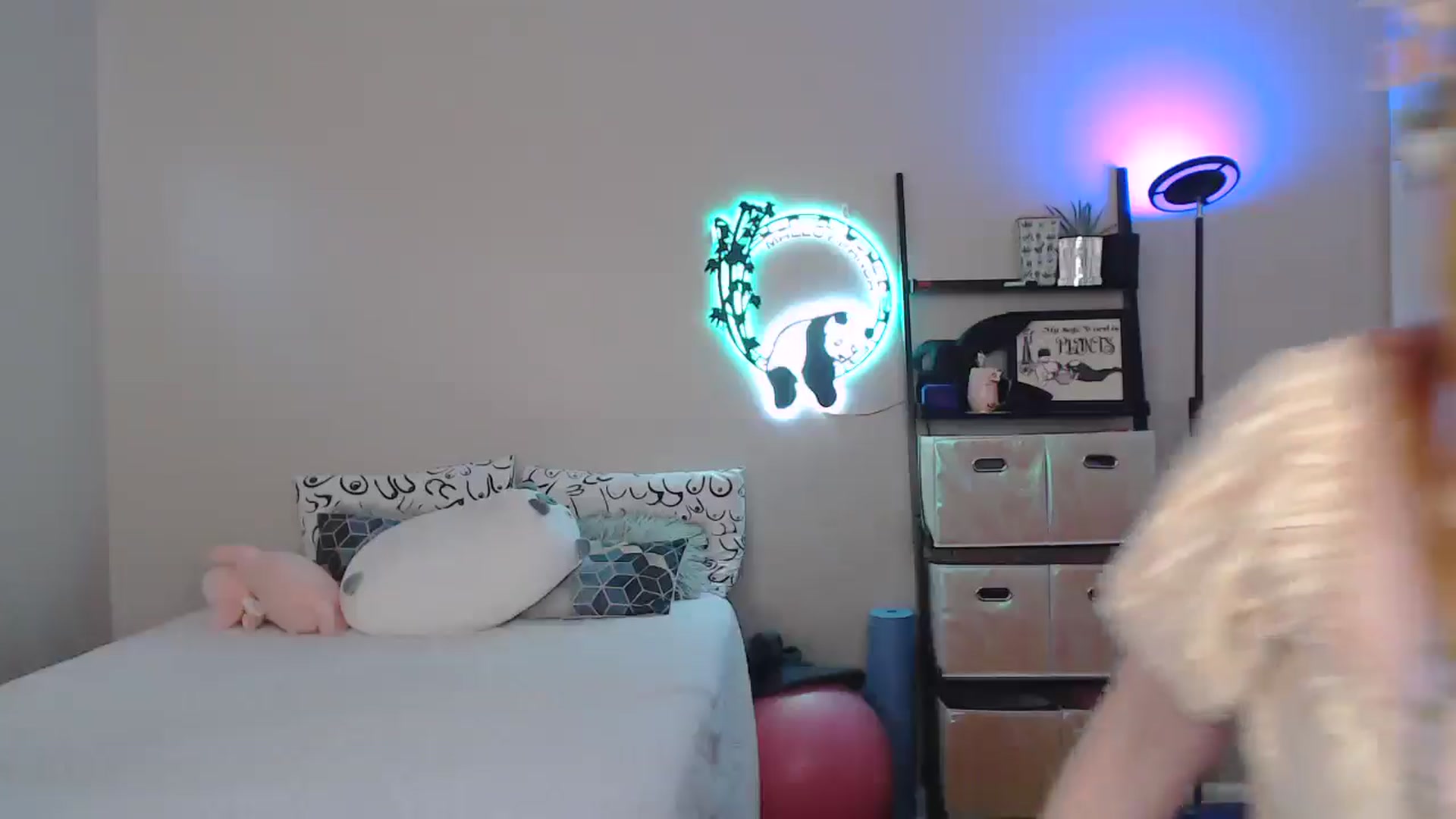 Gallery image thumbnail from MsRedheadMILF's myfreecams stream on, 06/18/2025, 24:57 image 6 of 20