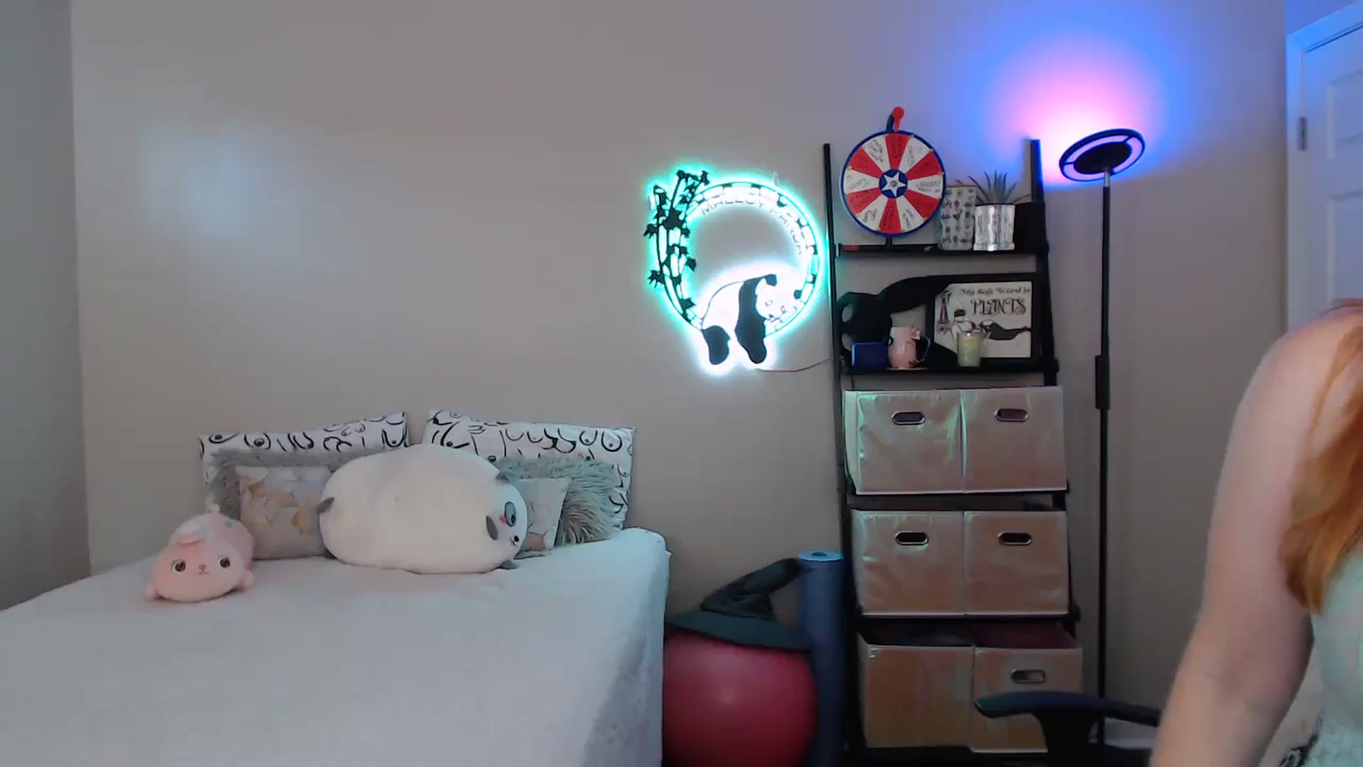 Gallery image thumbnail from MsRedheadMILF's myfreecams stream on, 07/14/2025, 24:03 image 5 of 20