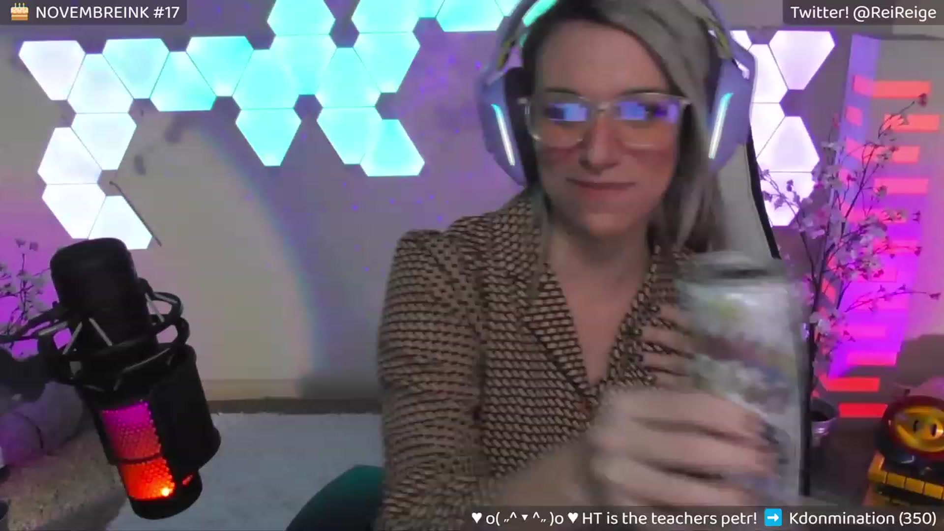 Gallery image thumbnail from MsReige's myfreecams stream on, 11/10/2023, 09:18 image 10 of 20