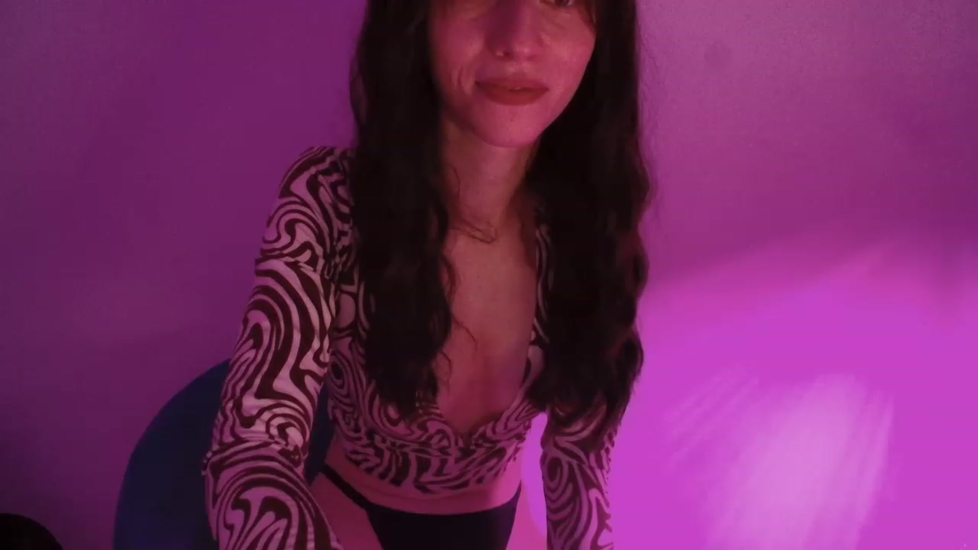 Gallery image thumbnail from MsShyLilly's myfreecams stream on, 11/18/2022, 19:36 image 18 of 20