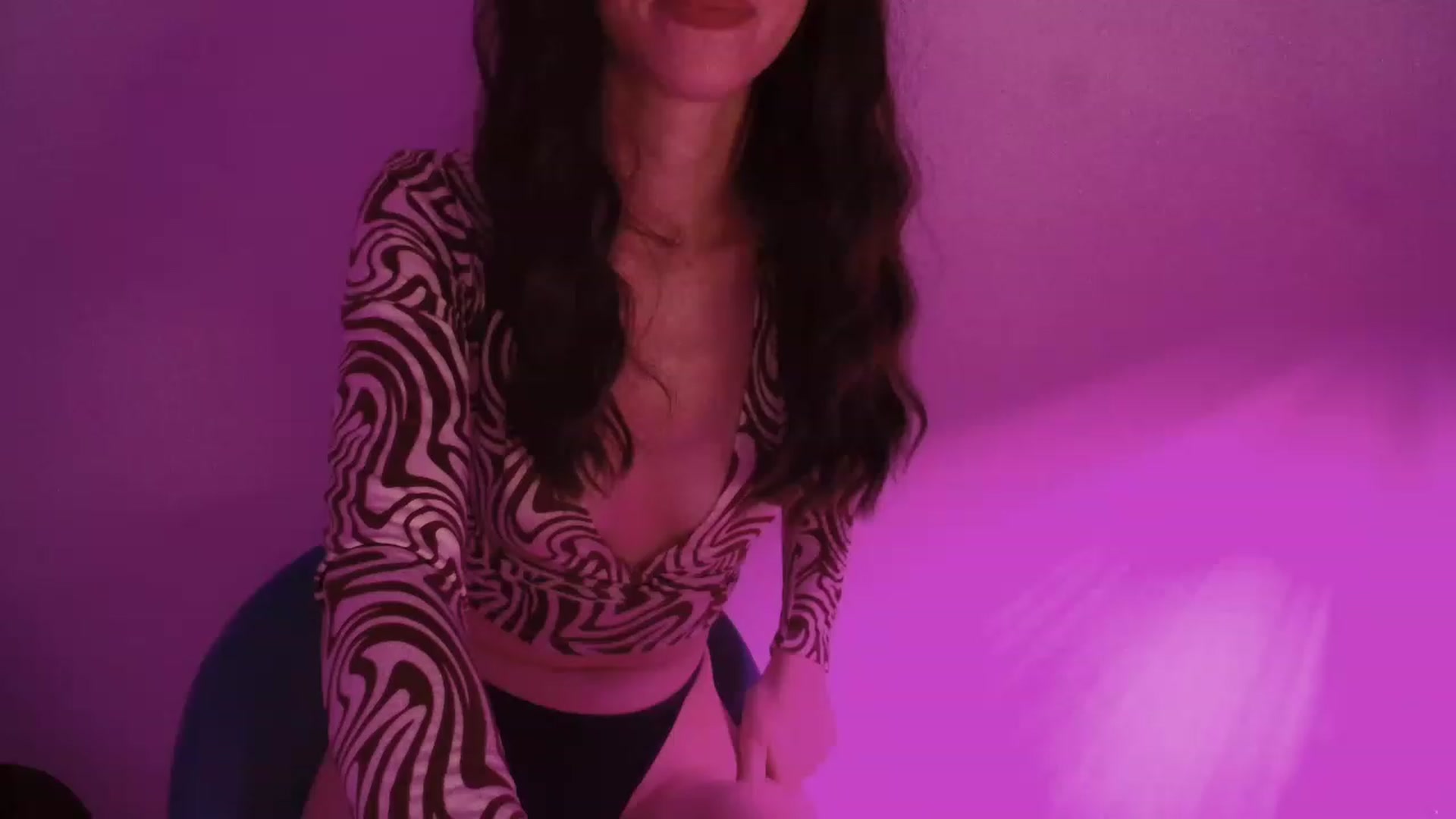 Gallery image thumbnail from MsShyLilly's myfreecams stream on, 11/18/2022, 19:36 image 11 of 20