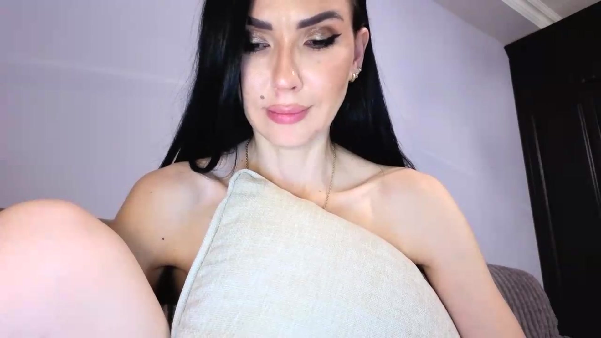 Gallery image thumbnail from MsSultryKate's myfreecams stream on, 06/22/2026, 11:38 image 13 of 20