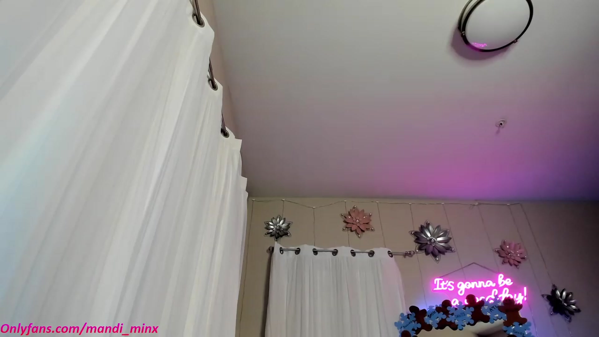 Gallery image thumbnail from MsSweet_Tits's myfreecams stream on, 12/30/2022, 05:25 image 20 of 20