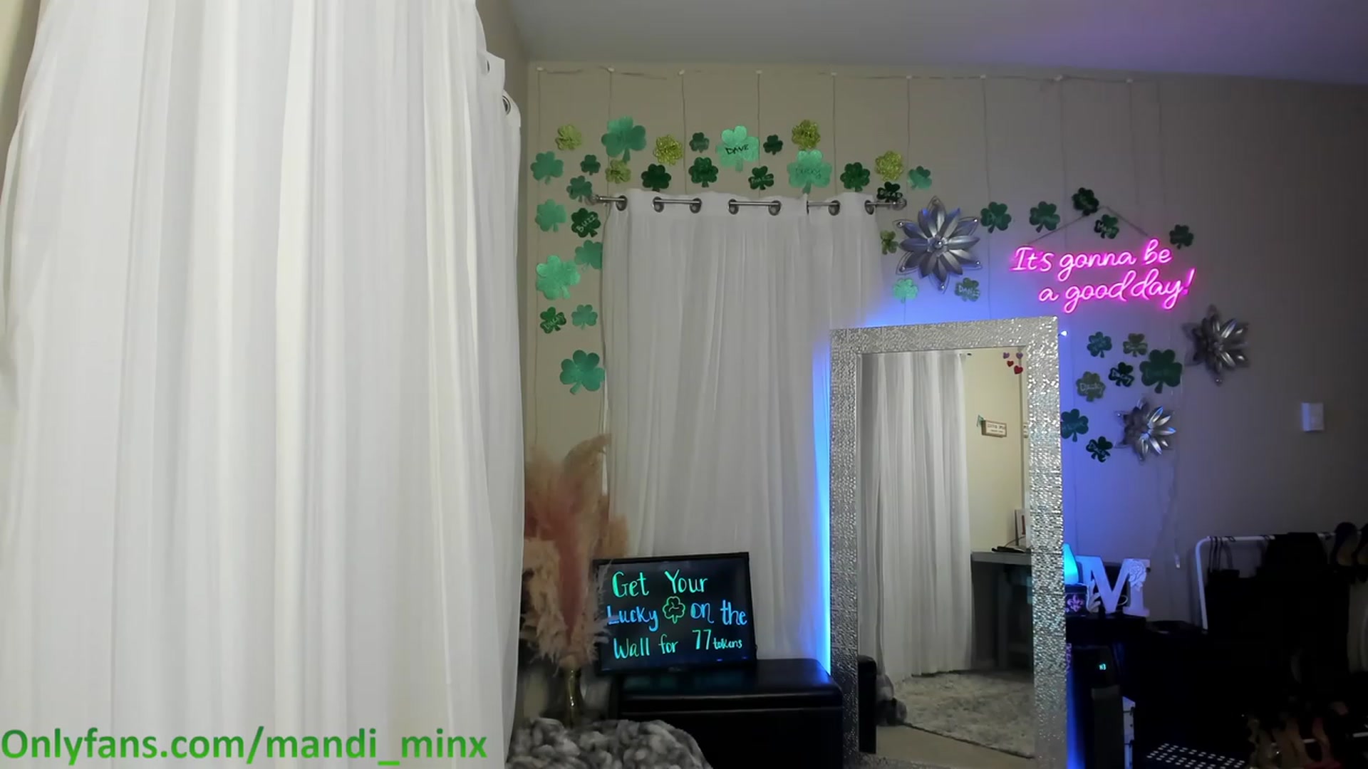 Gallery image thumbnail from MsSweet_Tits's myfreecams stream on, 03/18/2023, 03:47 image 19 of 20