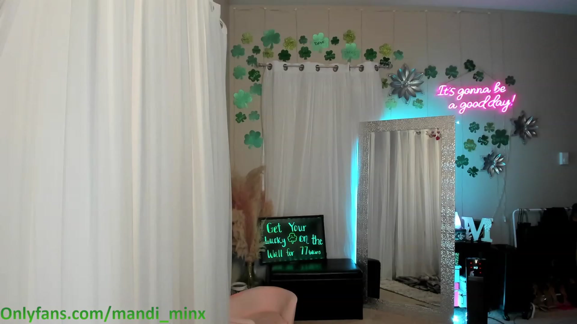 Gallery image thumbnail from MsSweet_Tits's myfreecams stream on, 03/19/2023, 07:05 image 9 of 20