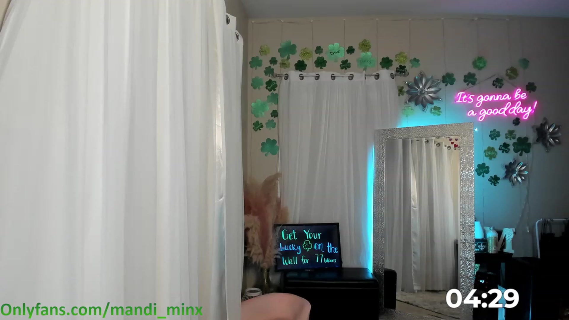 Gallery image thumbnail from MsSweet_Tits's myfreecams stream on, 03/20/2023, 02:23 image 19 of 20