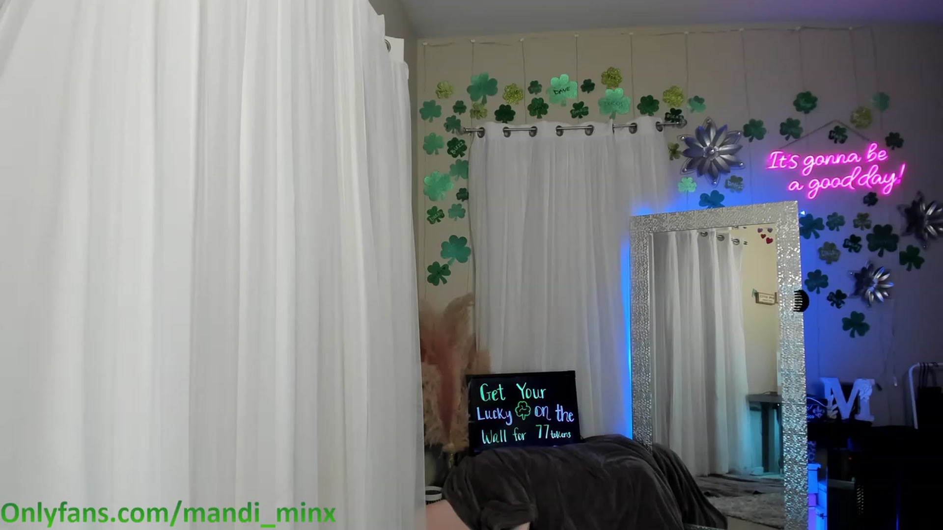 Gallery image thumbnail from MsSweet_Tits's myfreecams stream on, 03/22/2023, 07:50 image 18 of 20