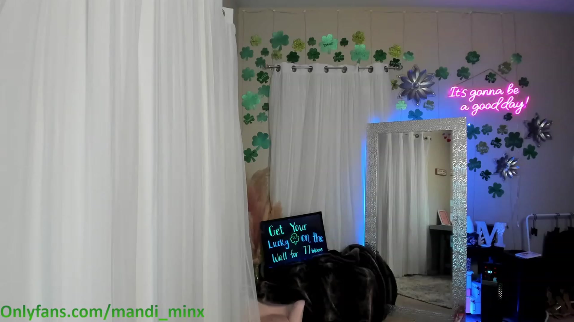 Gallery image thumbnail from MsSweet_Tits's myfreecams stream on, 03/25/2023, 05:03 image 13 of 20