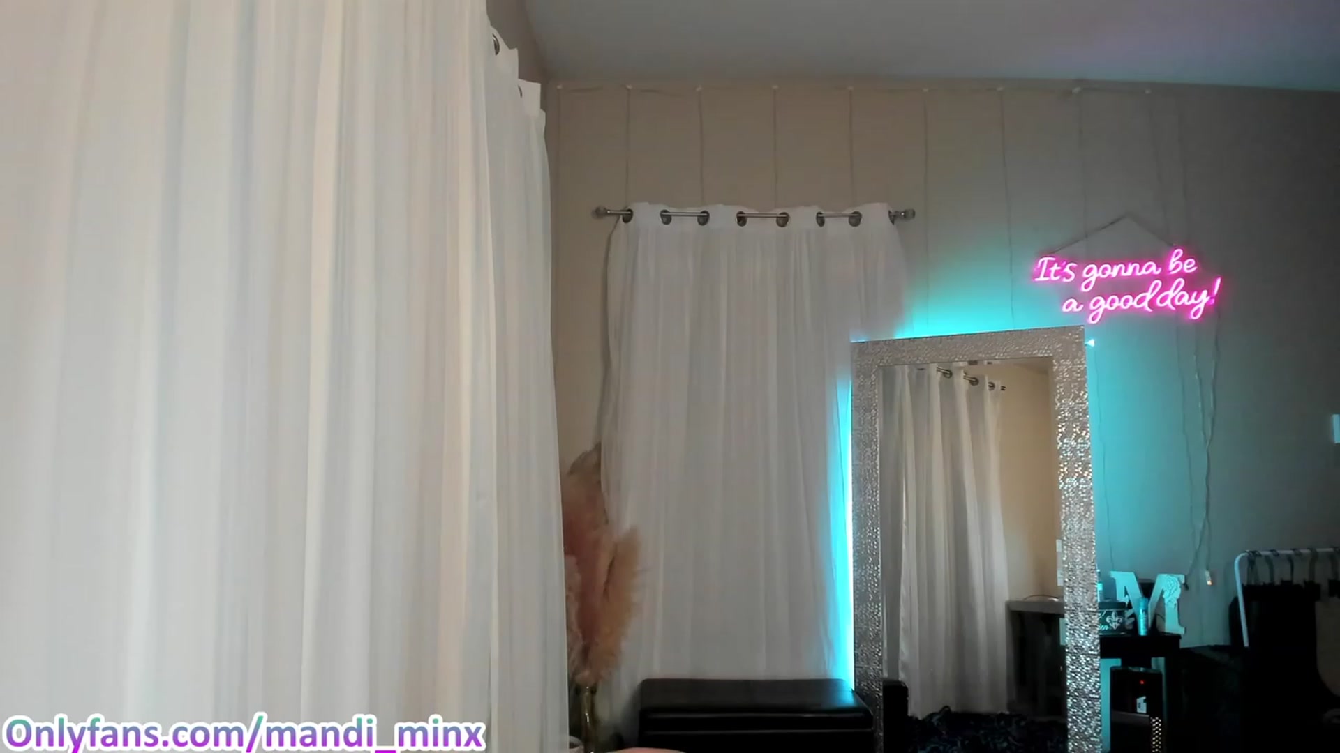 Gallery image thumbnail from MsSweet_Tits's myfreecams stream on, 05/04/2023, 06:37 image 8 of 20