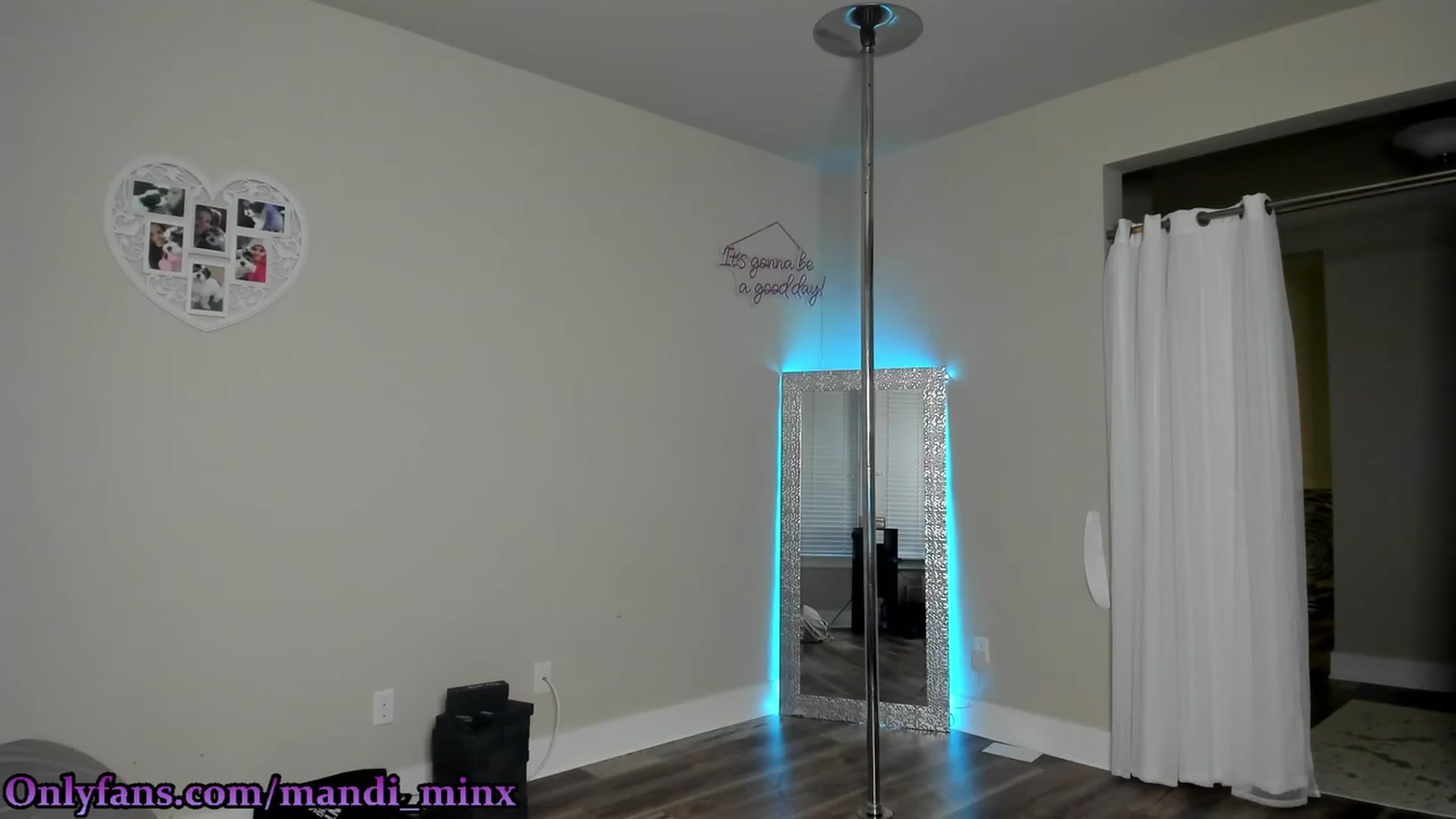 Gallery image thumbnail from MsSweet_Tits's myfreecams stream on, 06/01/2023, 03:48 image 16 of 20