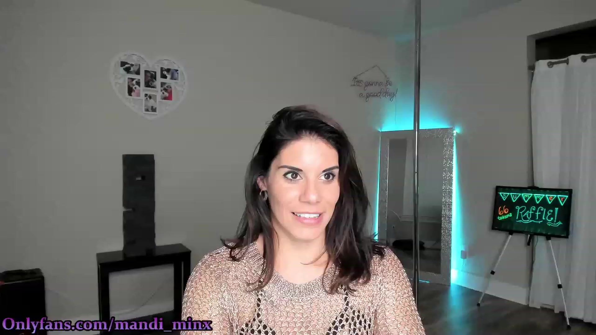 Gallery image thumbnail from MsSweet_Tits's myfreecams stream on, 06/03/2023, 05:57 image 20 of 20