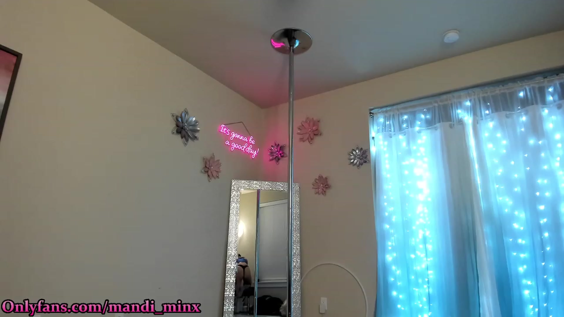 Gallery image thumbnail from MsSweet_Tits's myfreecams stream on, 06/30/2023, 06:02 image 5 of 20