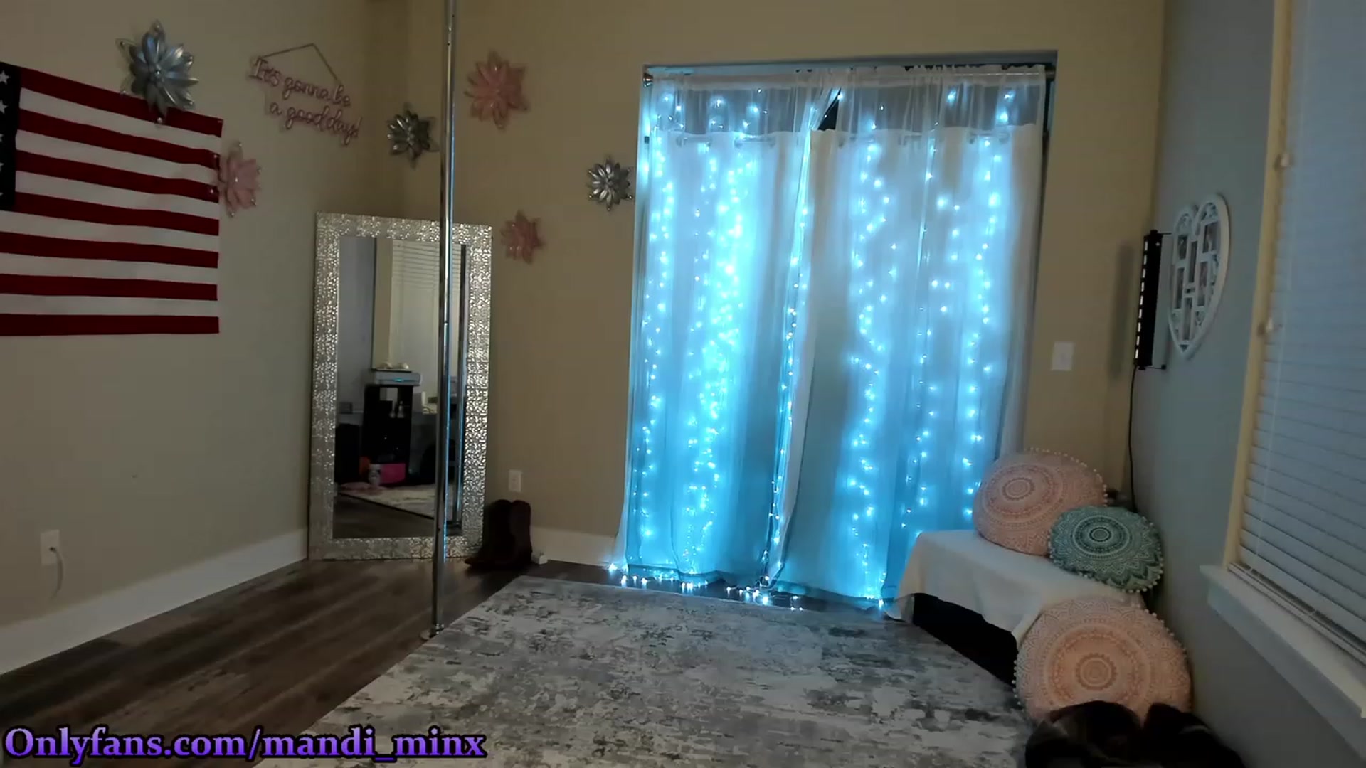 Gallery image thumbnail from MsSweet_Tits's myfreecams stream on, 07/04/2023, 06:34 image 13 of 20