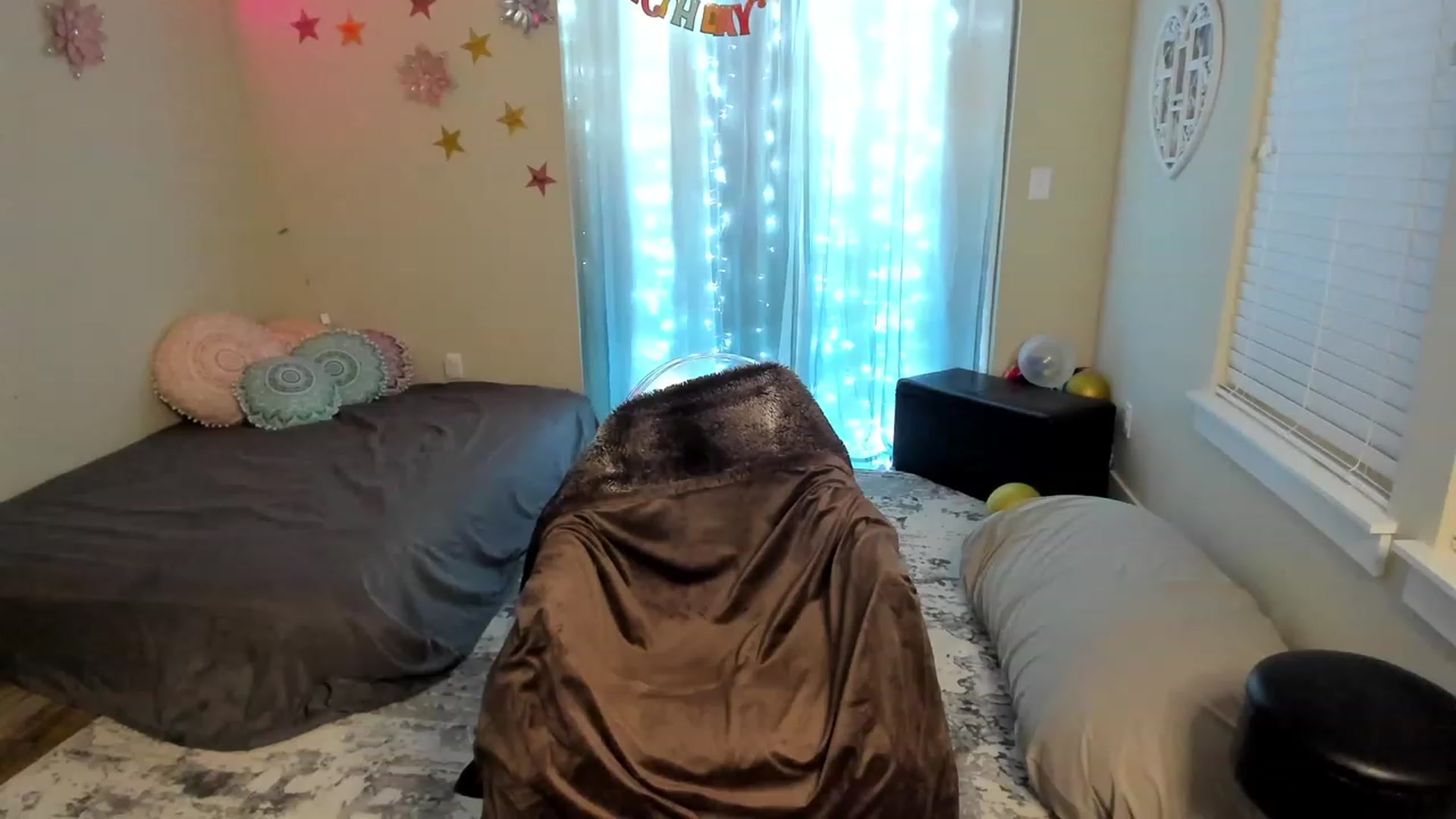 Gallery image thumbnail from MsSweet_Tits's myfreecams stream on, 08/03/2023, 05:56 image 5 of 20