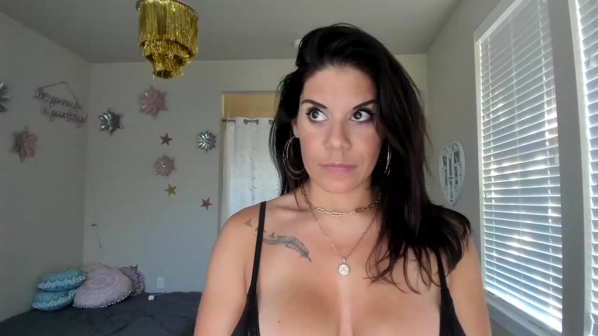 Gallery image thumbnail from MsSweet_Tits's myfreecams stream on, 08/15/2023, 02:47 image 2 of 20