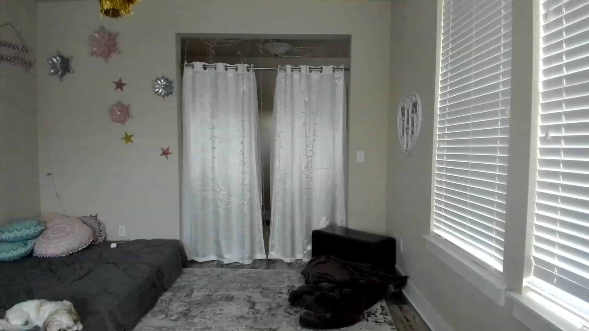 Gallery image thumbnail from MsSweet_Tits's myfreecams stream on, 08/15/2023, 02:47 image 16 of 20