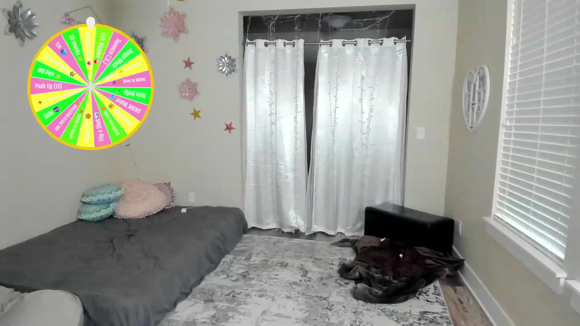 Gallery image thumbnail from MsSweet_Tits's myfreecams stream on, 08/15/2023, 04:15 image 6 of 20