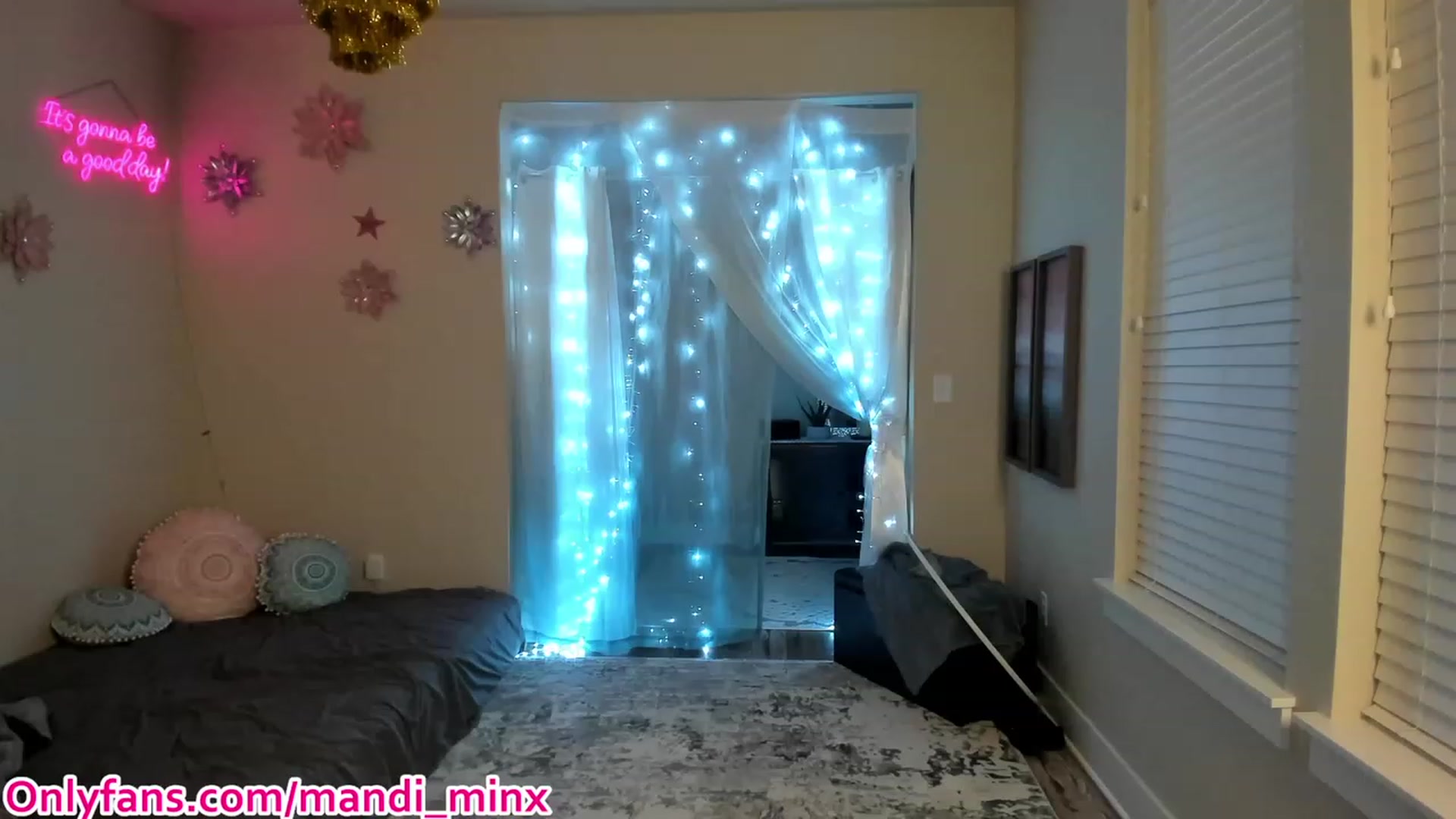 Gallery image thumbnail from MsSweet_Tits's myfreecams stream on, 08/24/2023, 06:10 image 5 of 20