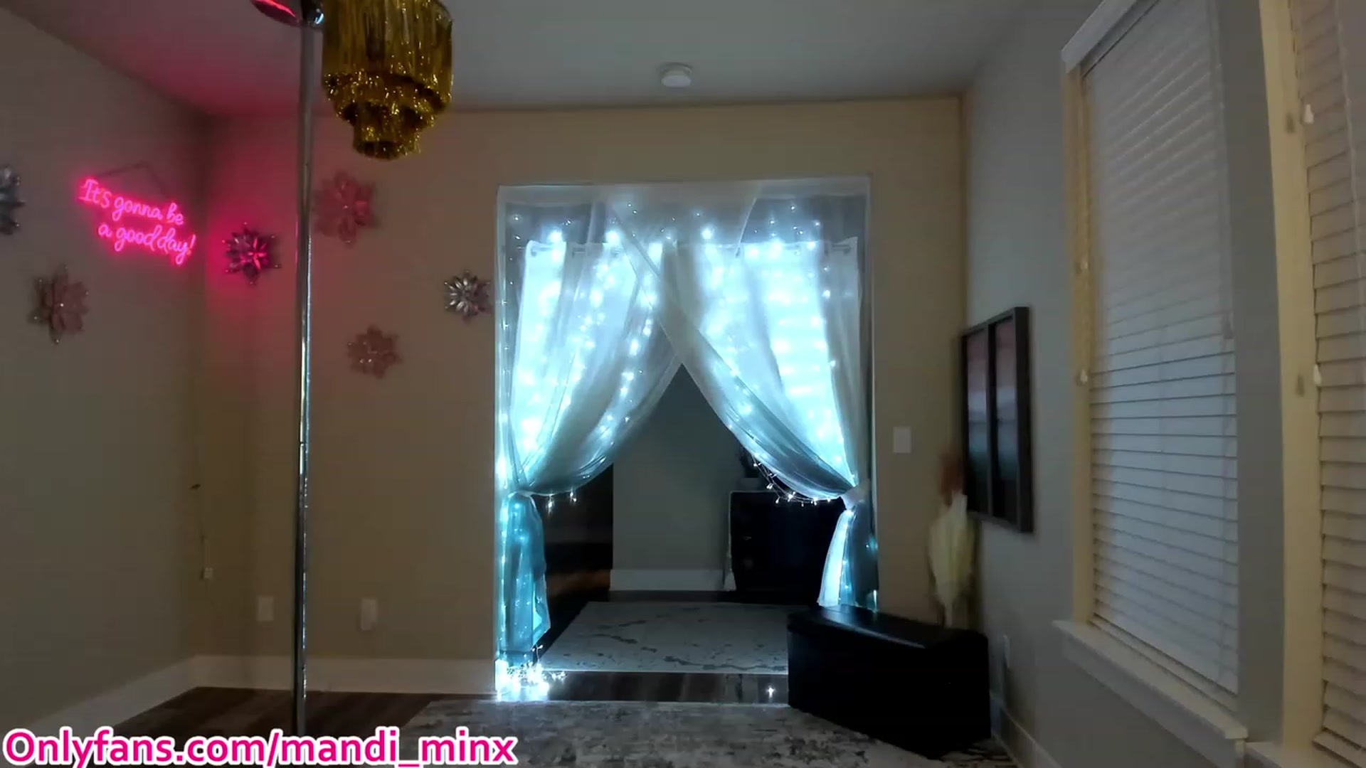 Gallery image thumbnail from MsSweet_Tits's myfreecams stream on, 09/05/2023, 04:21 image 3 of 20