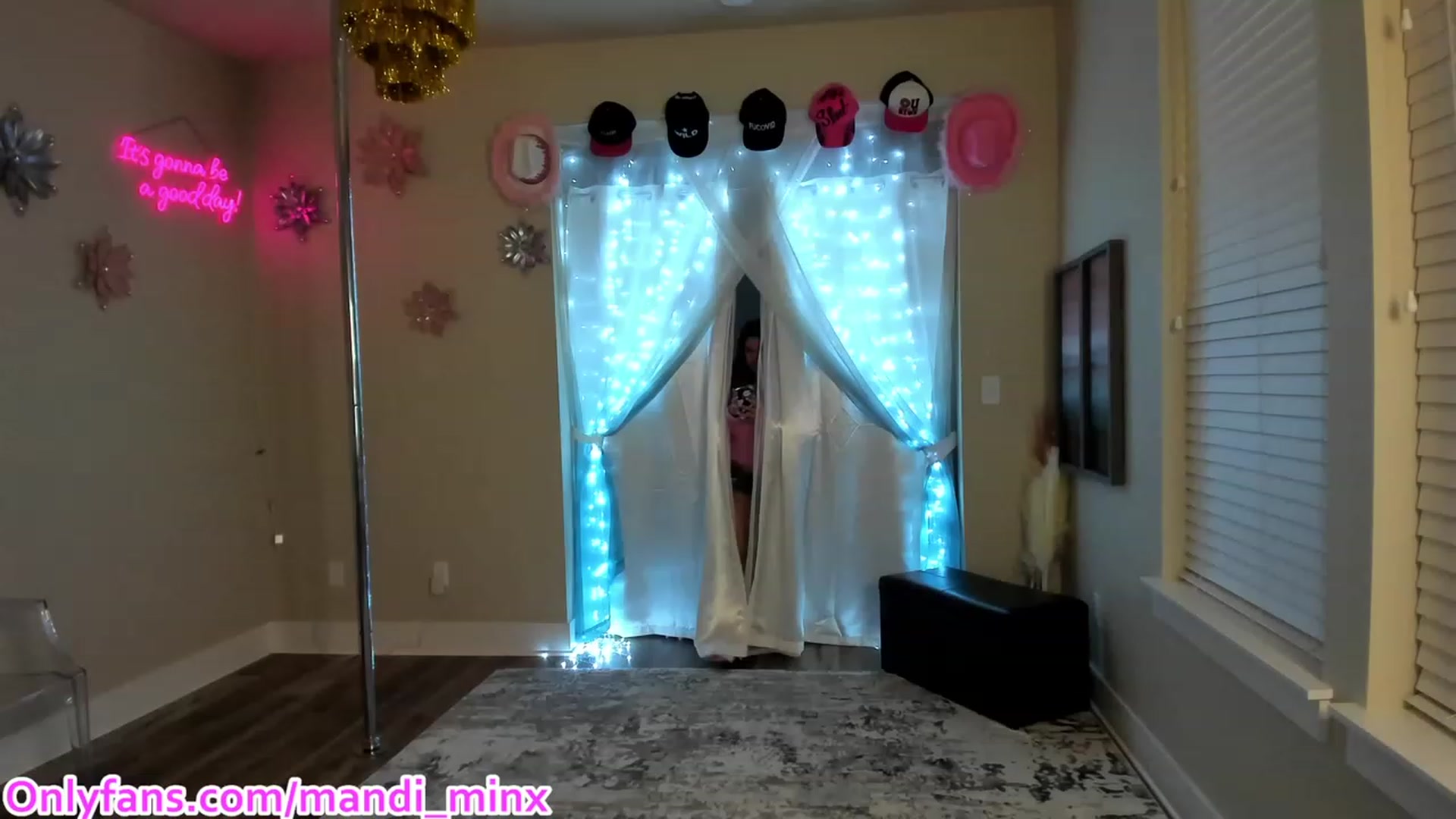 Gallery image thumbnail from MsSweet_Tits's myfreecams stream on, 09/20/2023, 06:02 image 2 of 20